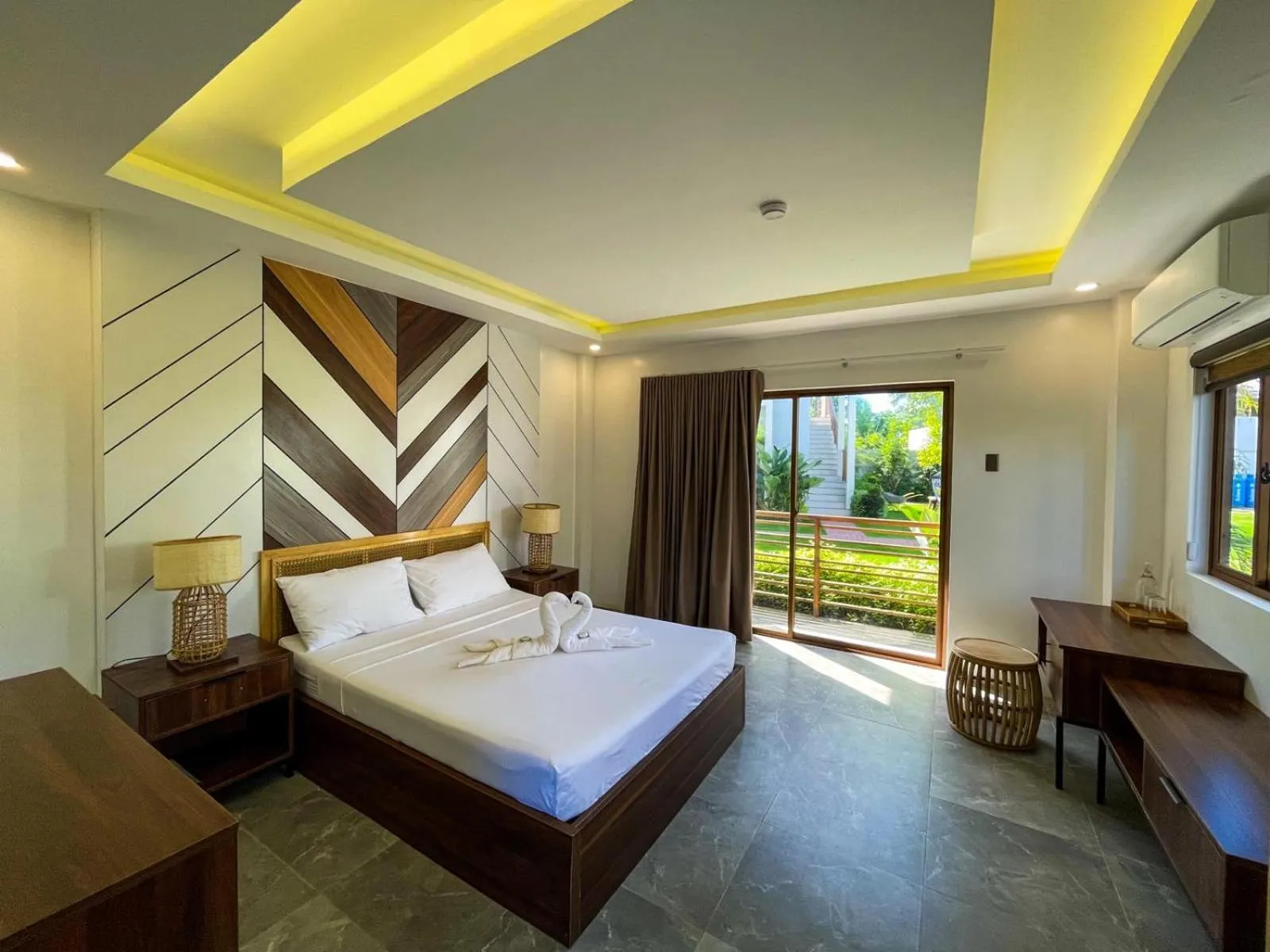 Bedroom, Bed in Red Picnic Hostel Panglao