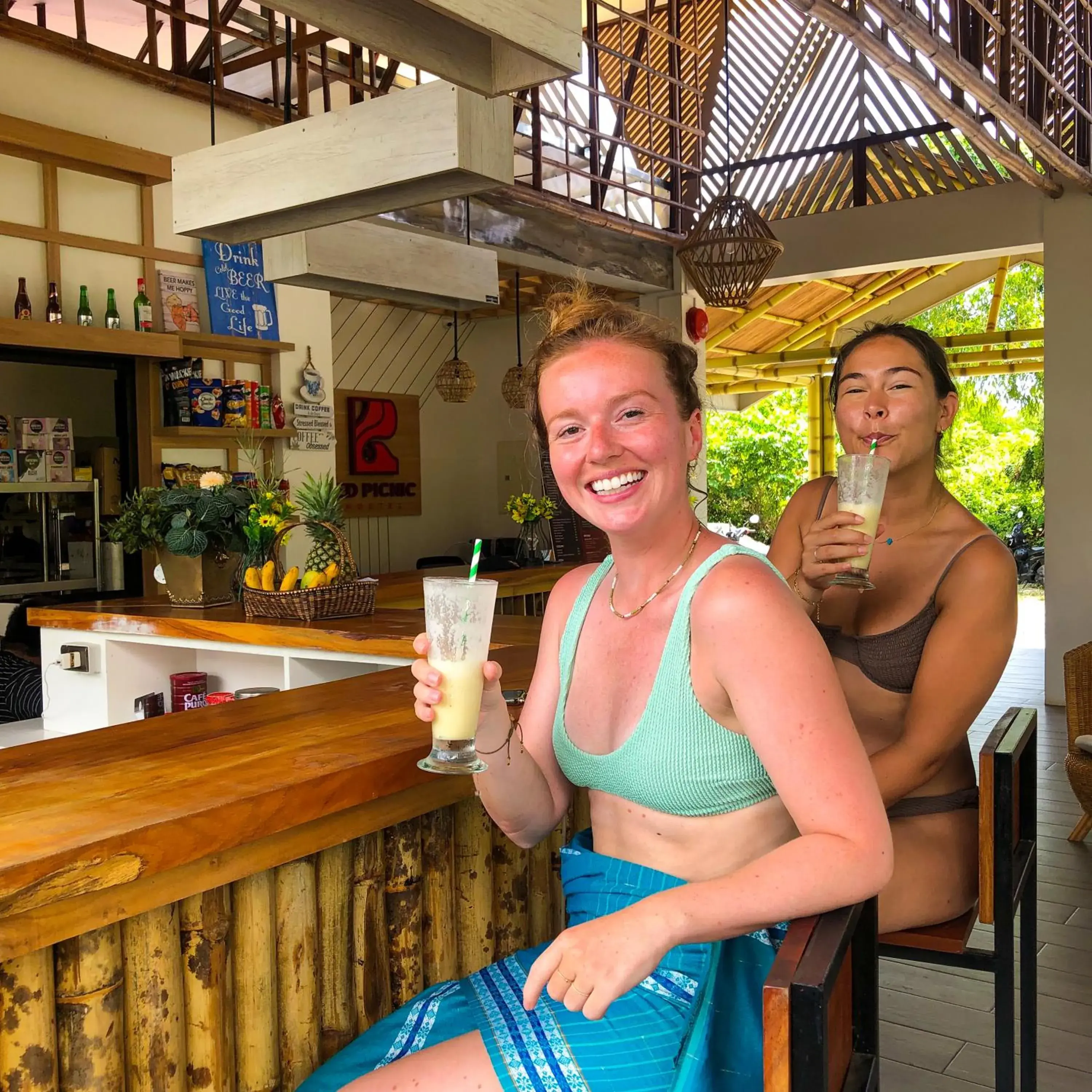 Lounge or bar in Red Picnic Hostel Panglao Lounge or bar in Red Picnic Hostel Panglao