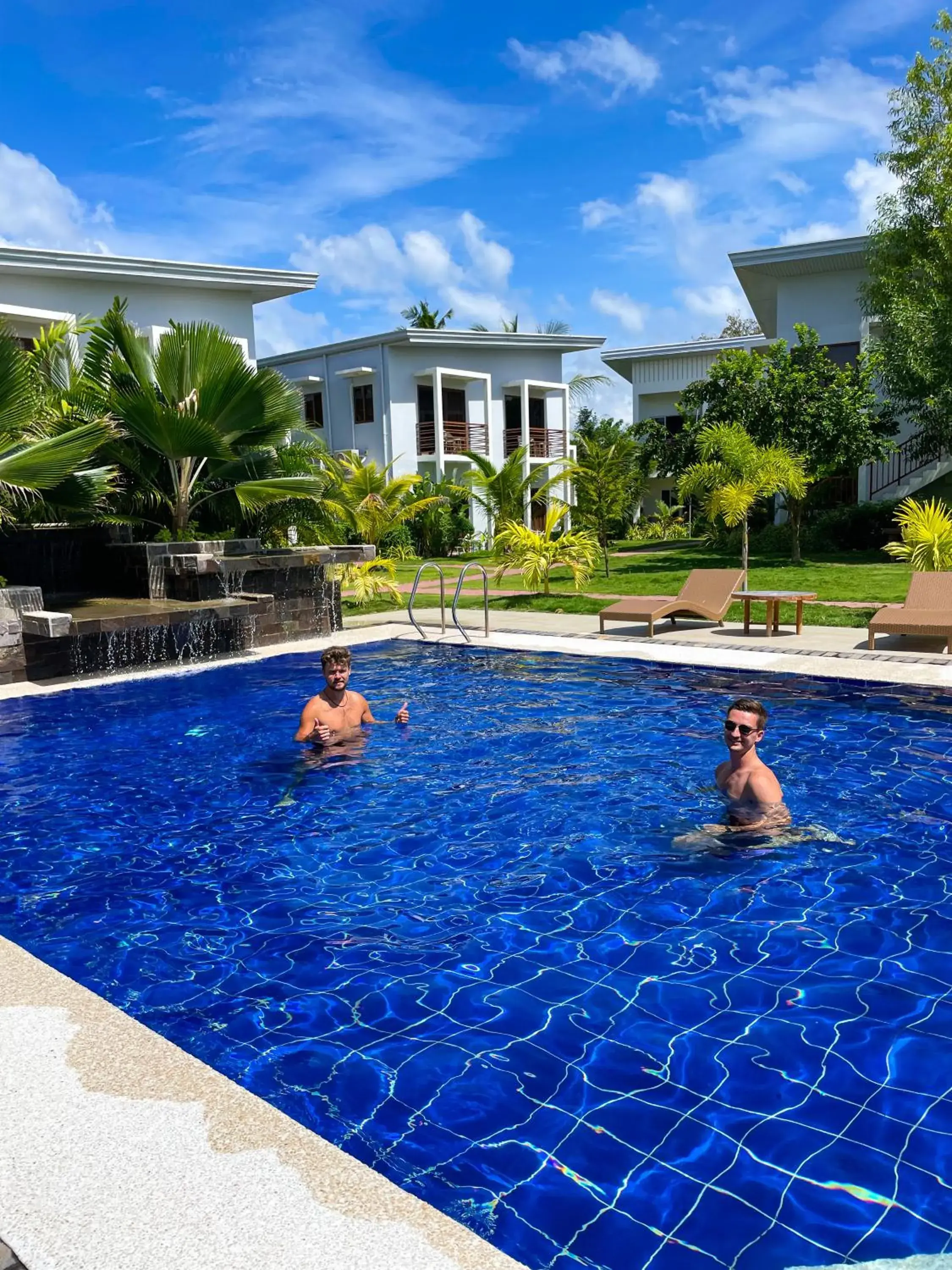 Swimming pool in Red Picnic Hostel Panglao Swimming pool in Red Picnic Hostel Panglao