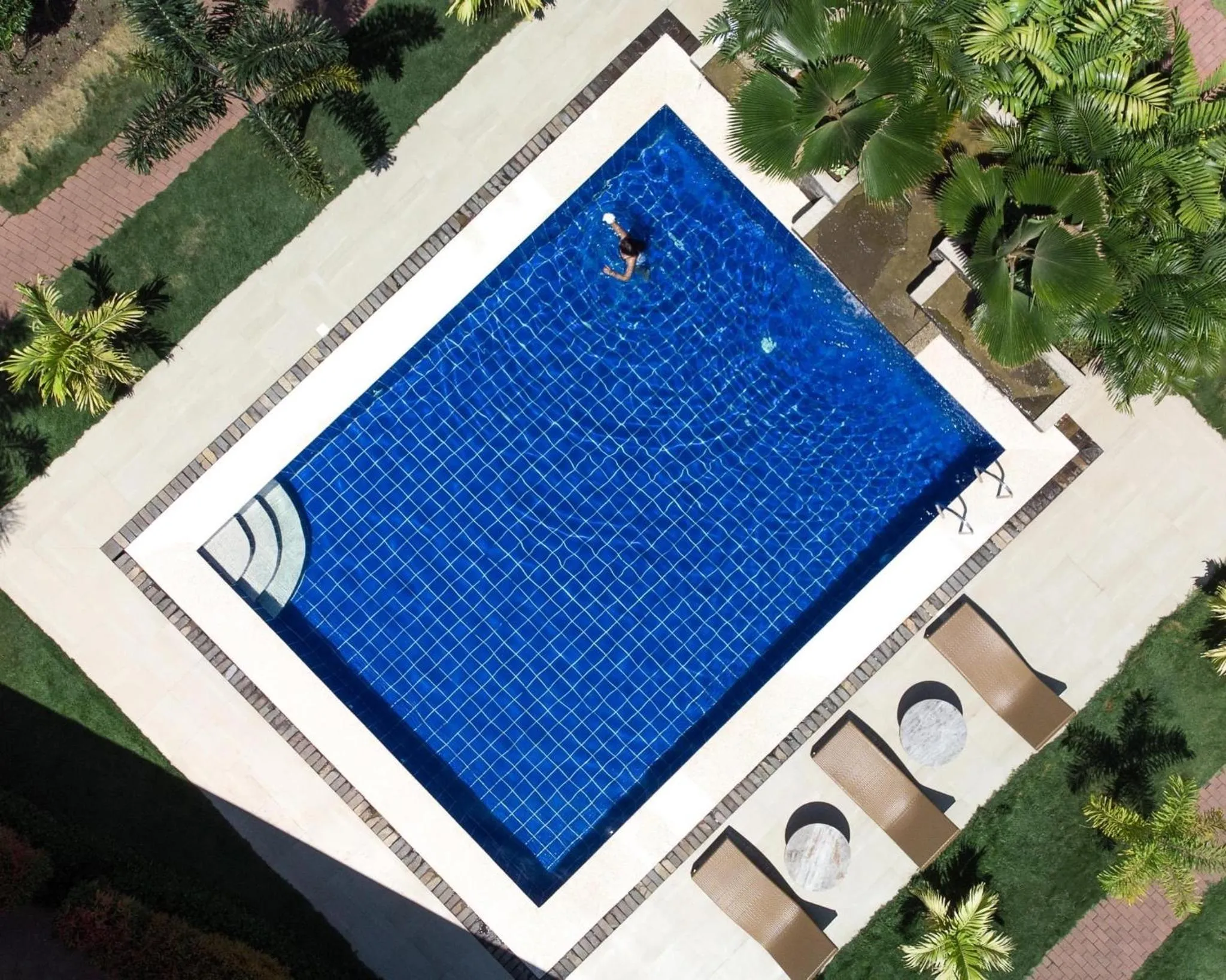 Swimming pool in Red Picnic Hostel Panglao