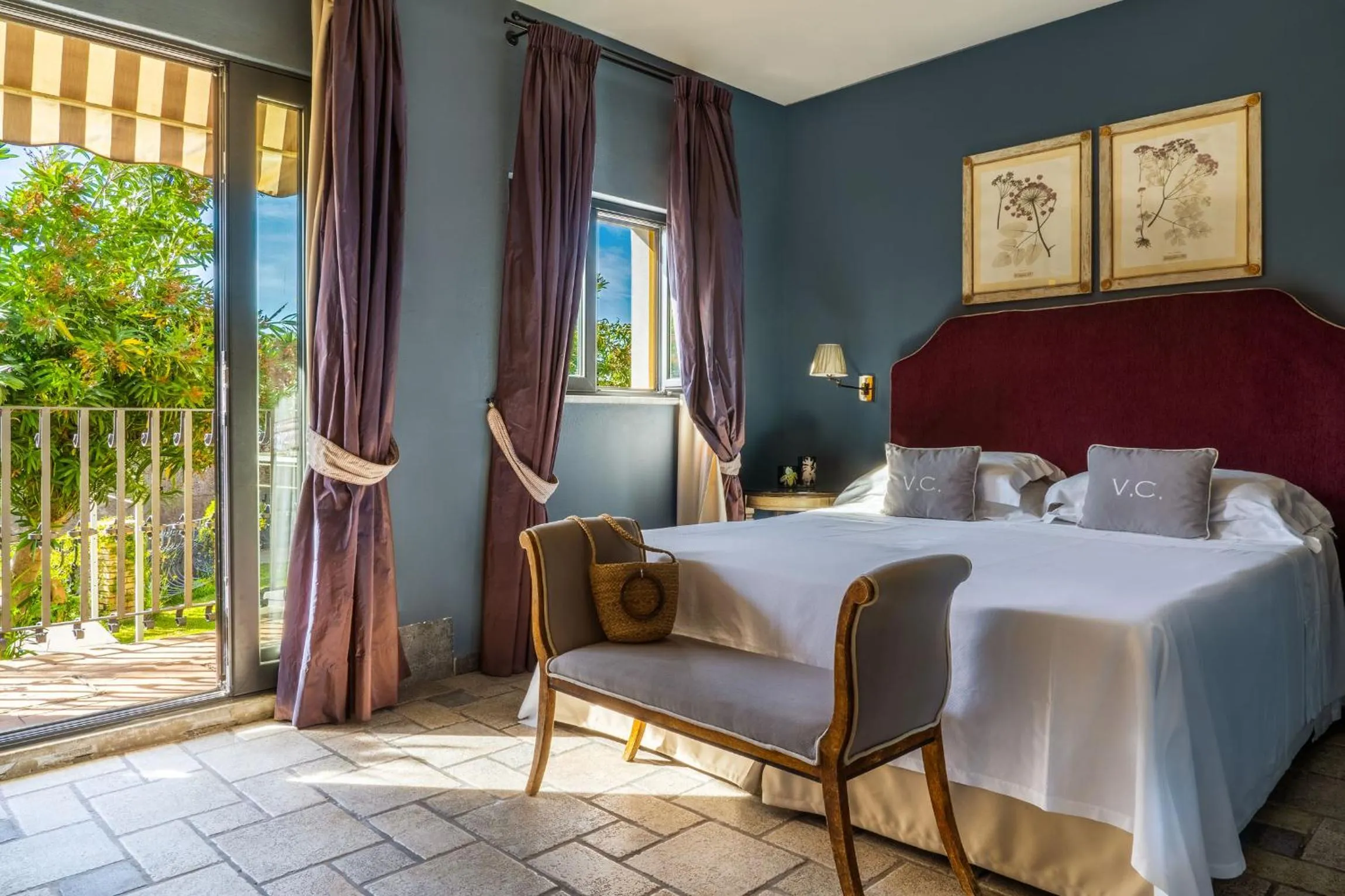 Bed in Hotel Villa Carlotta