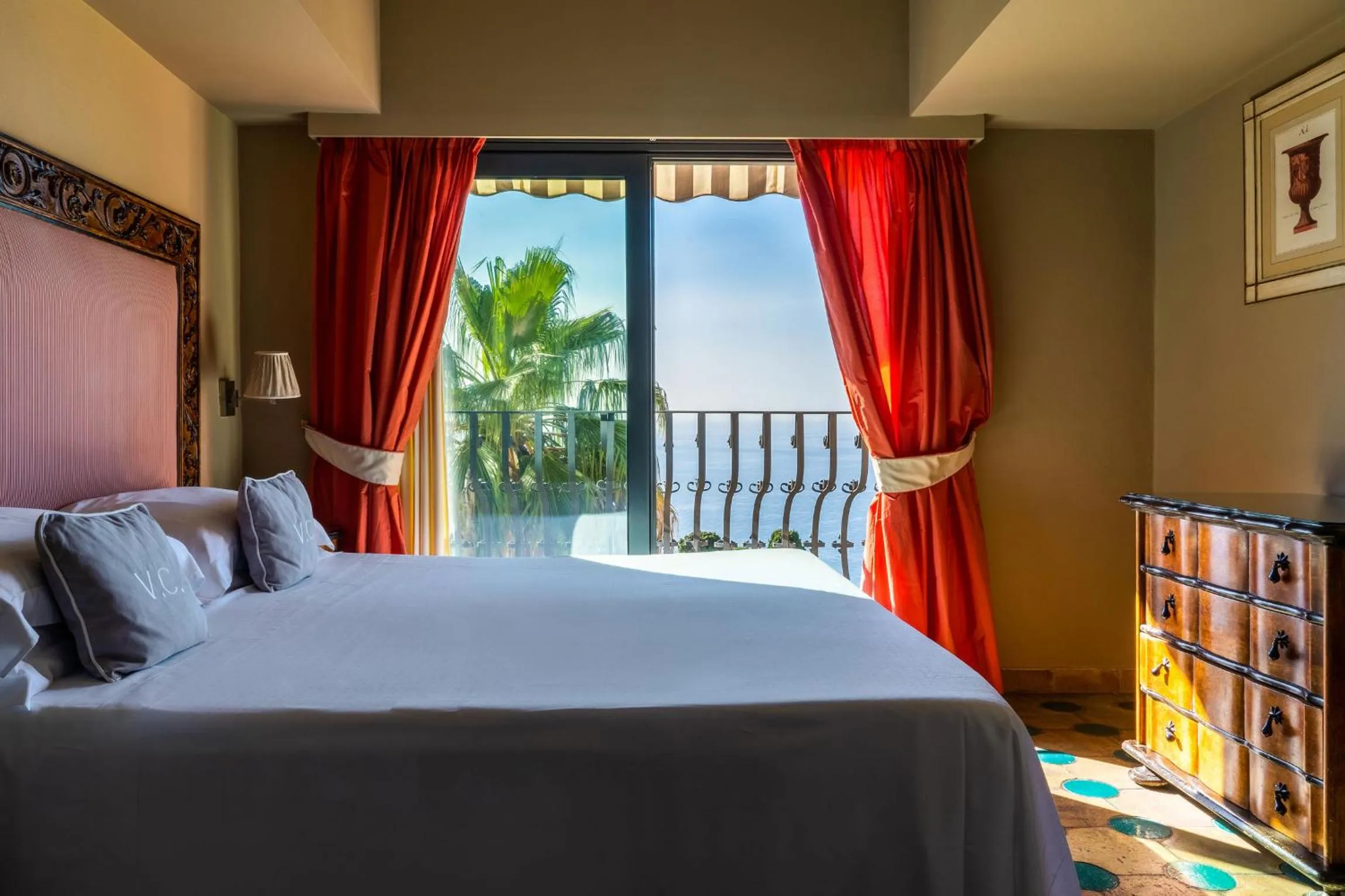 Bed in Hotel Villa Carlotta