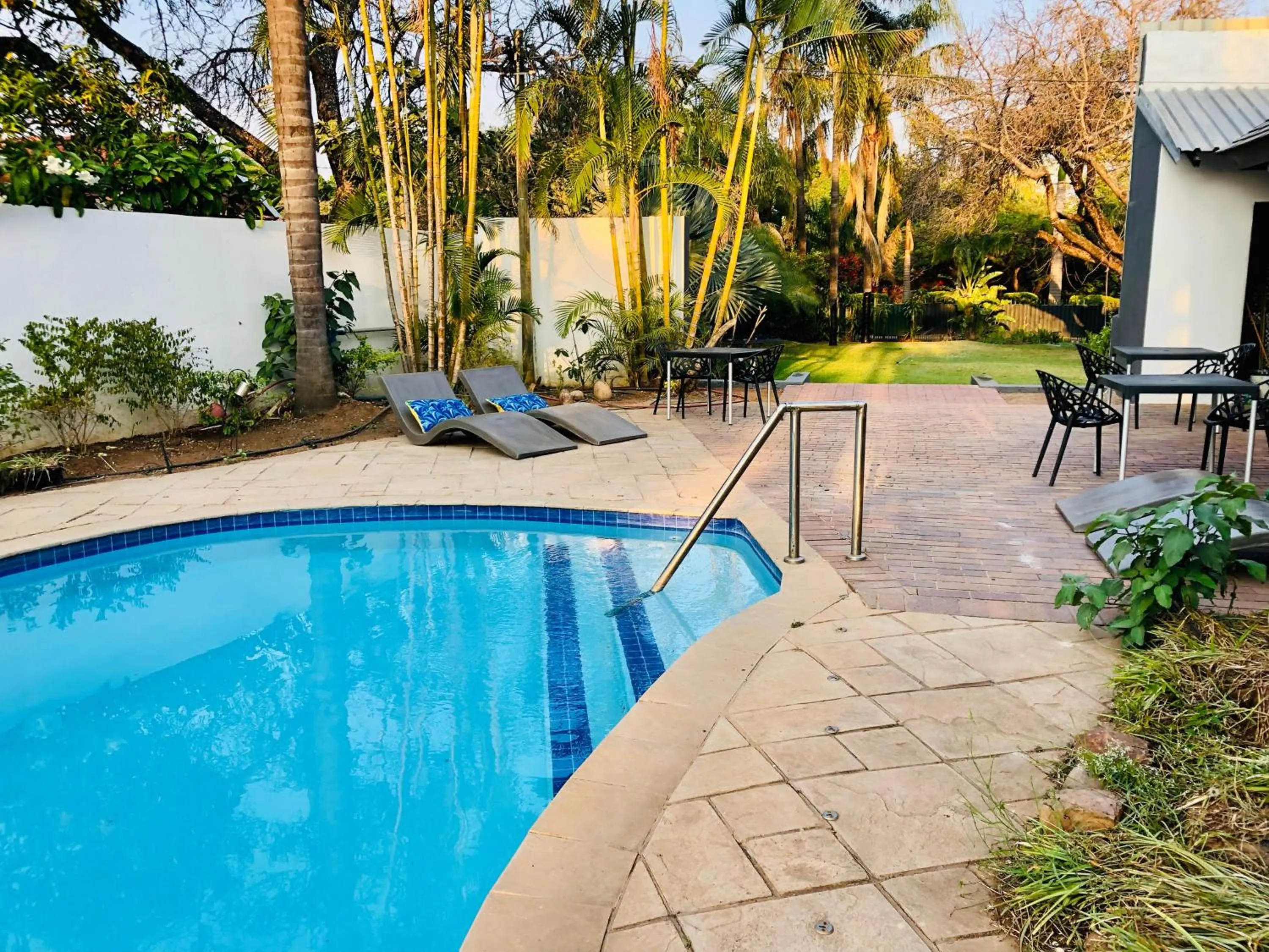 Swimming pool in Grafiti Boutique Hotel