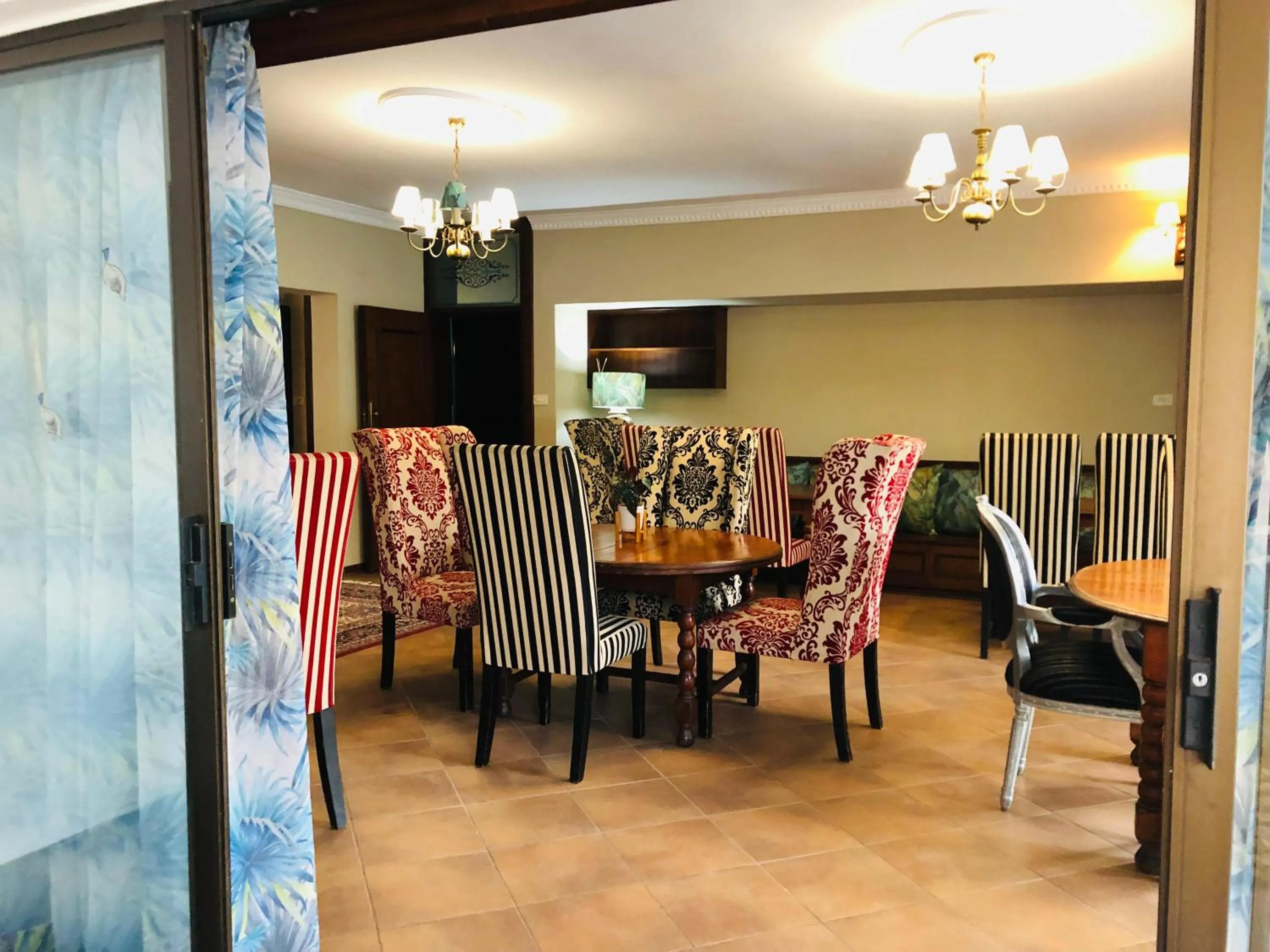 Restaurant/places to eat in Grafiti Boutique Hotel