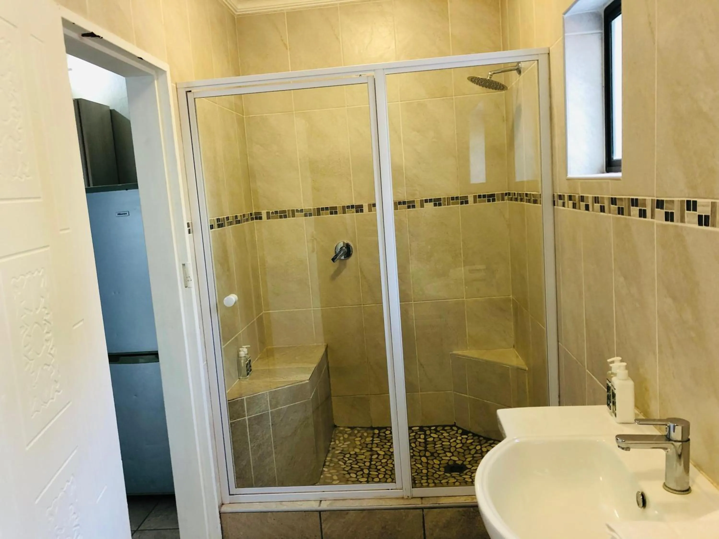 Shower in Grafiti Boutique Hotel