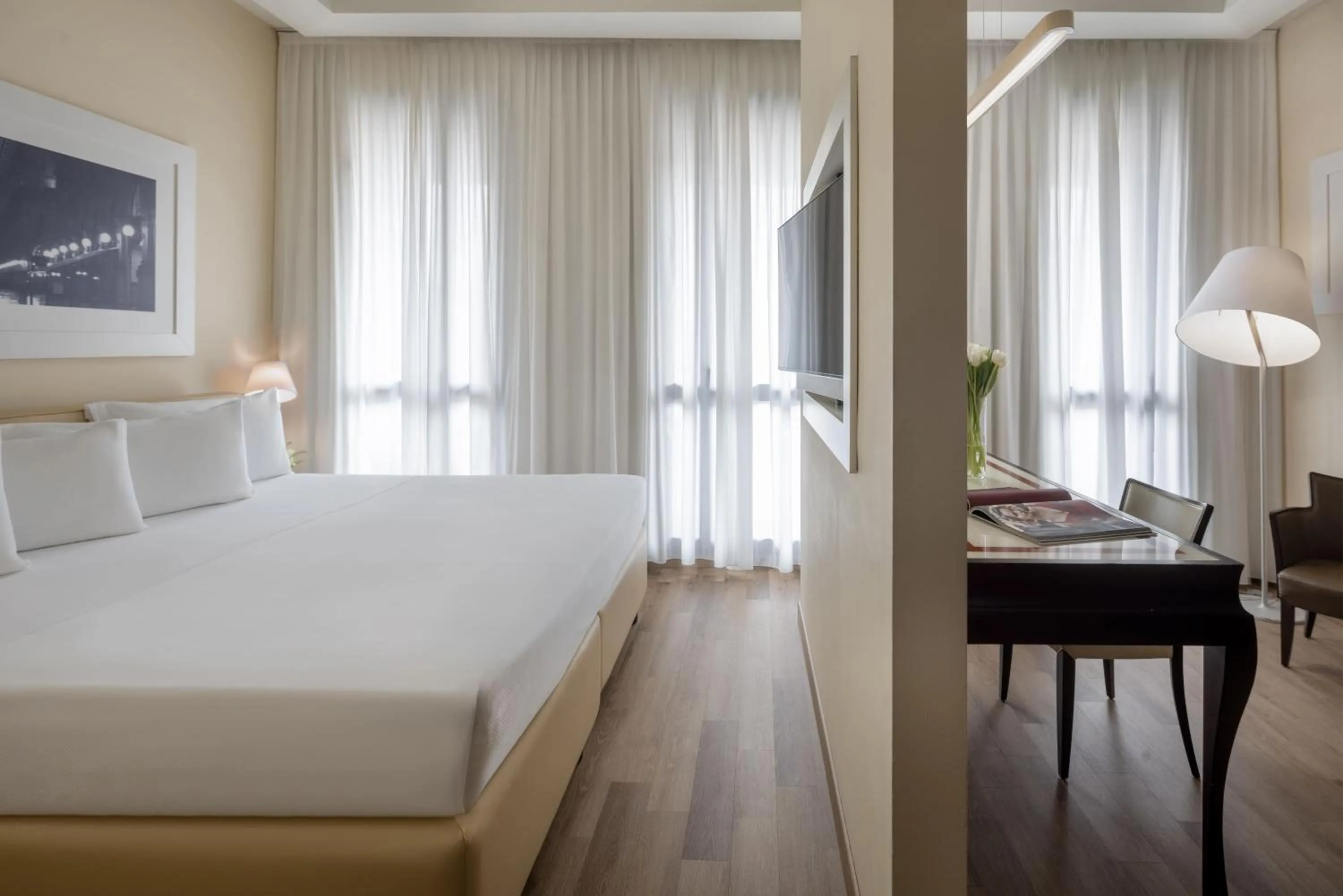 Bedroom, Bed in UNA Hotels Cusani Milano