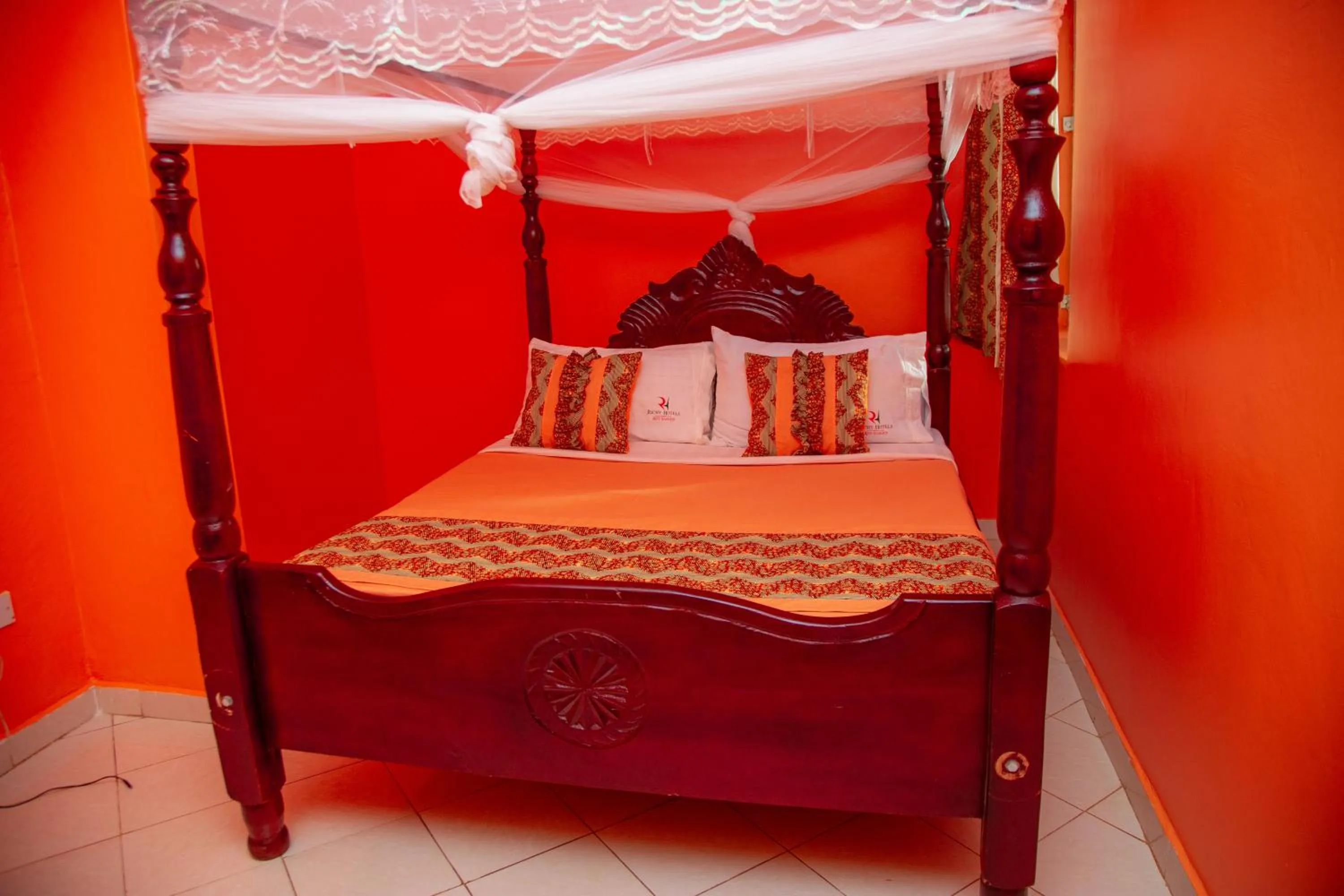 Bed in Richy Hotels and Safaris