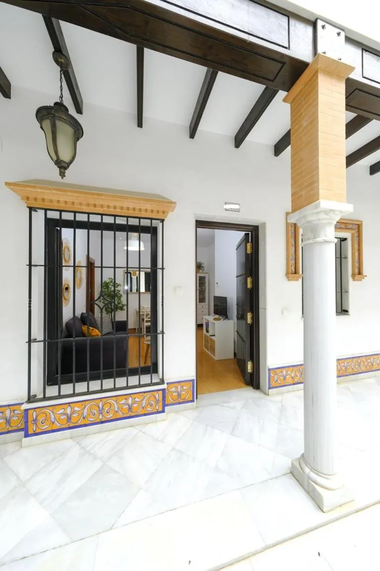 Patio Rialto Apartment