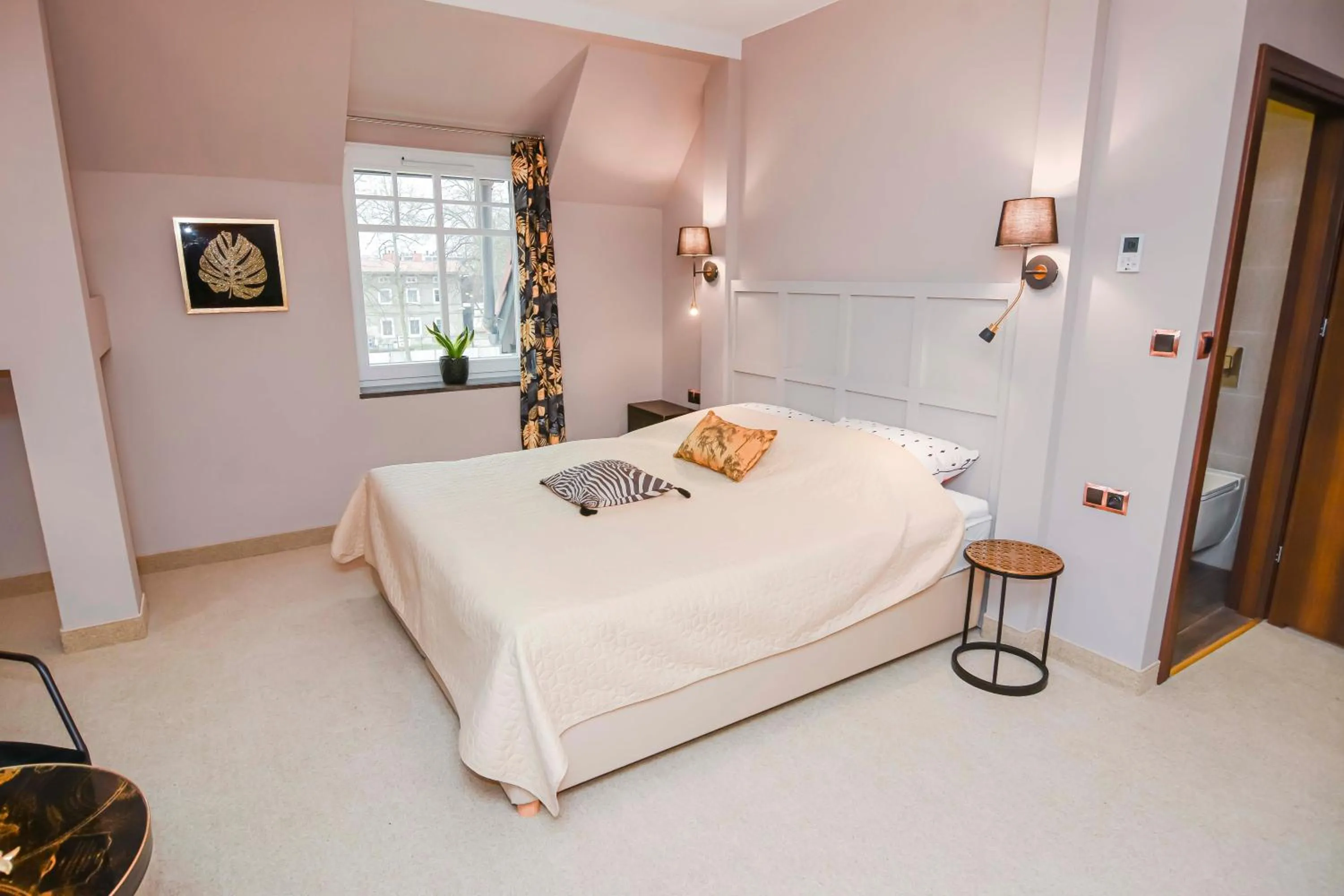 Bed in Willa Kashmir