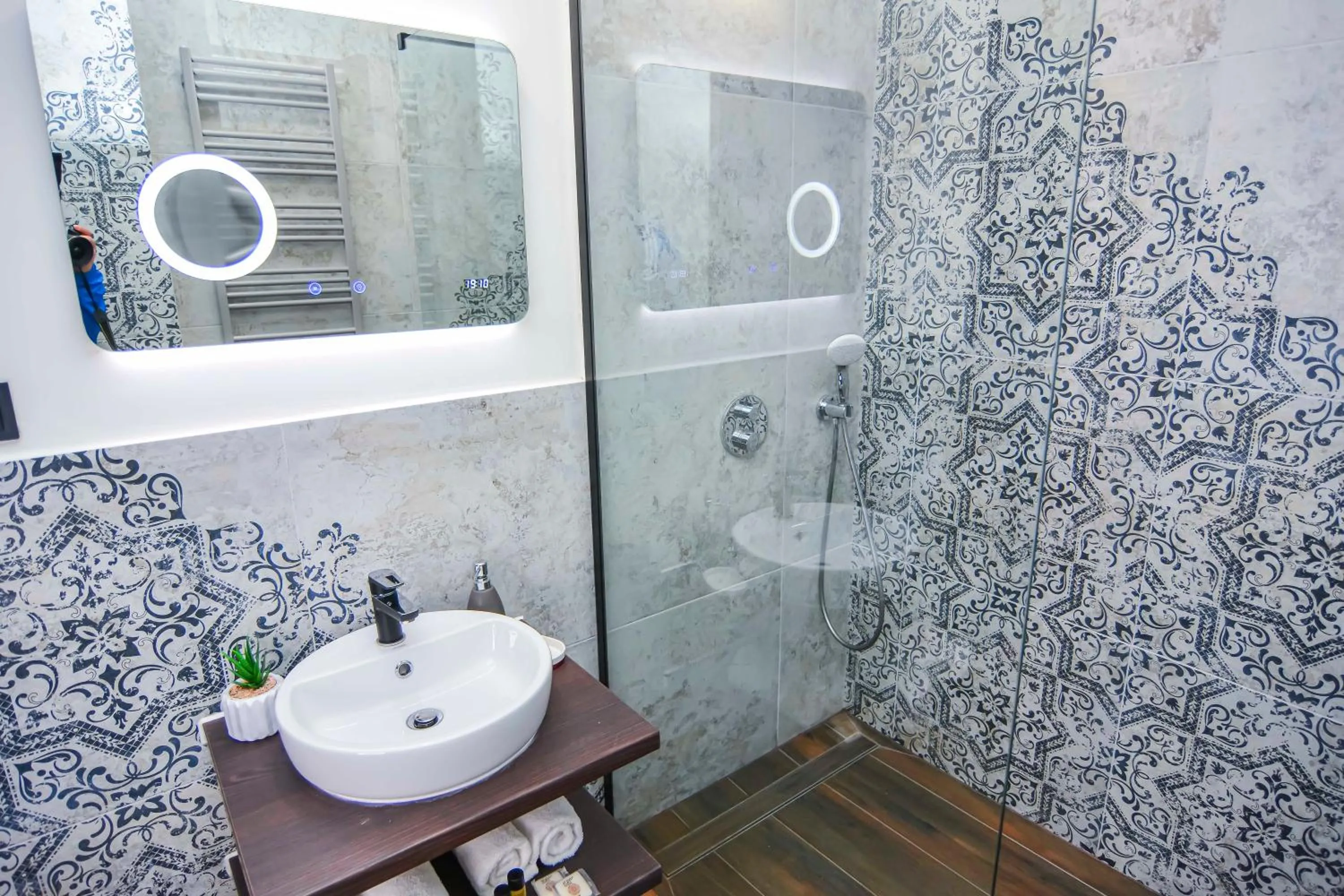 Shower in Willa Kashmir