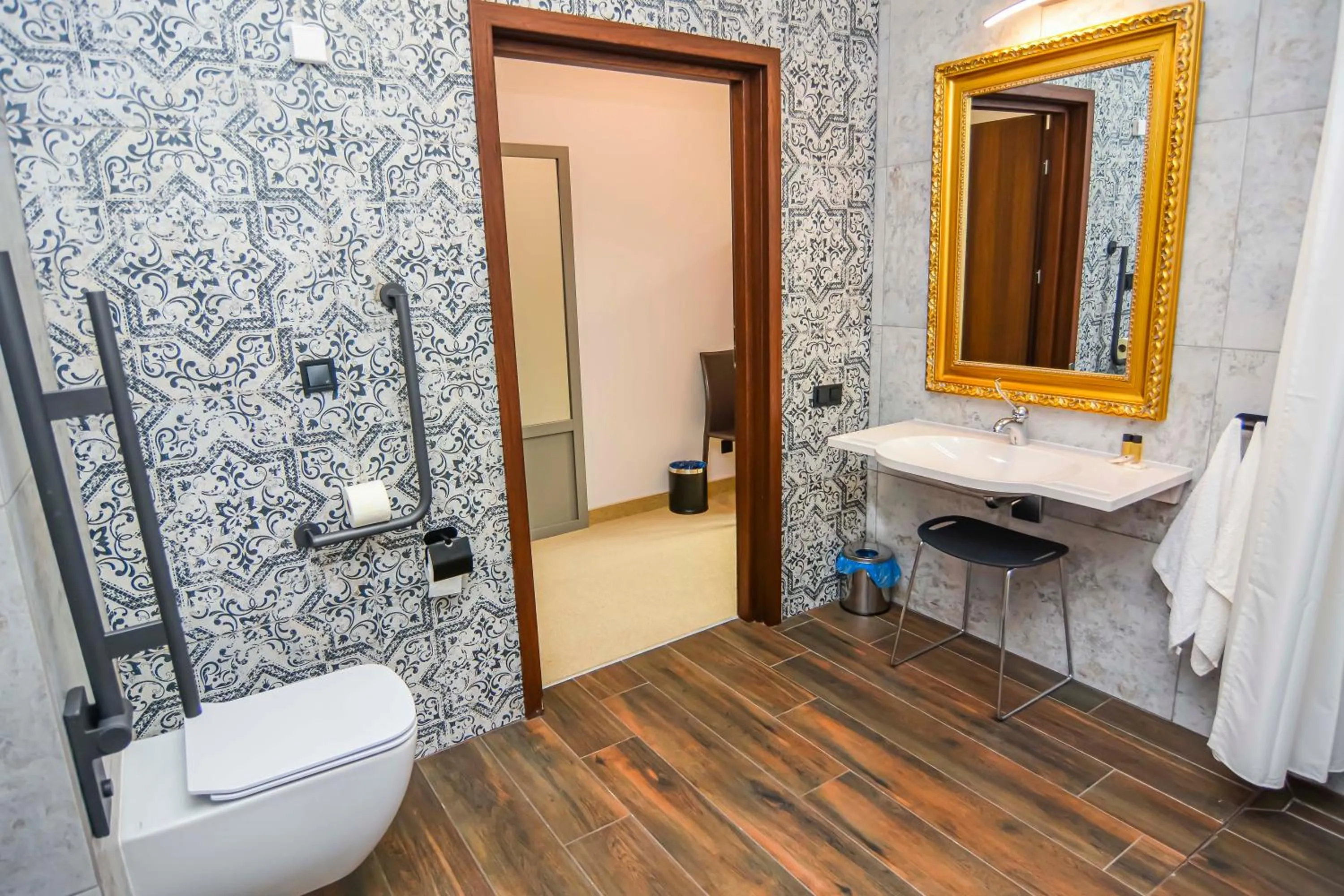 Shower in Willa Kashmir