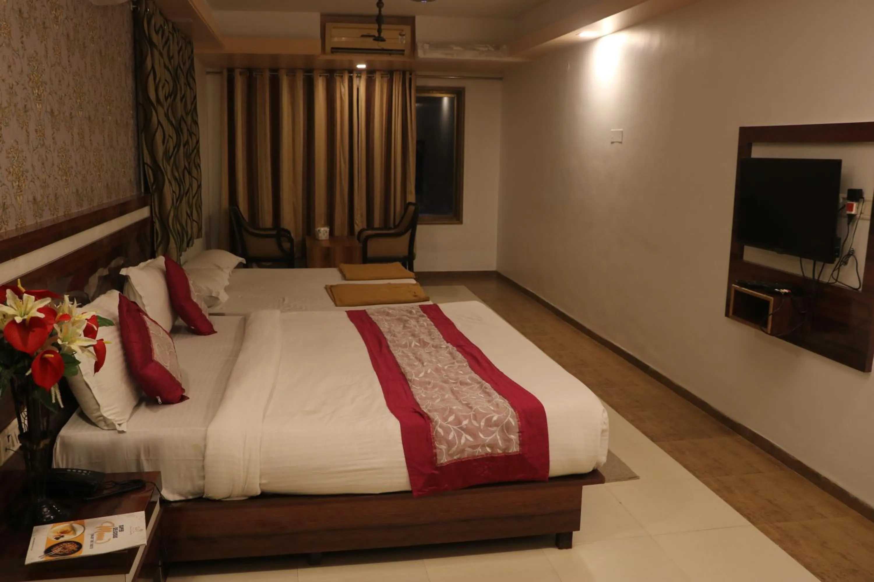 Photo of the whole room, Bed in Mountview Resort
