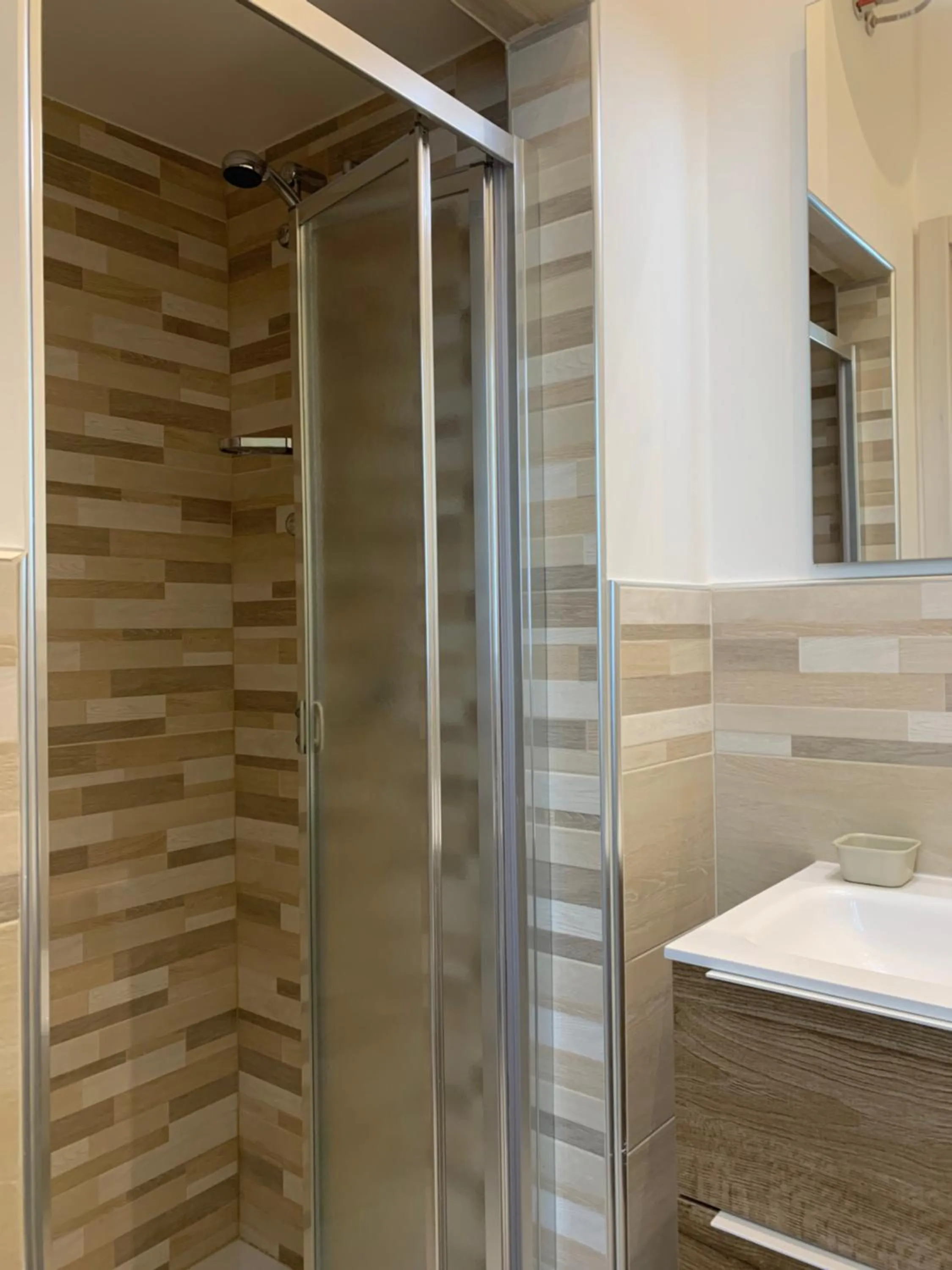 Shower in B&B Mercadante