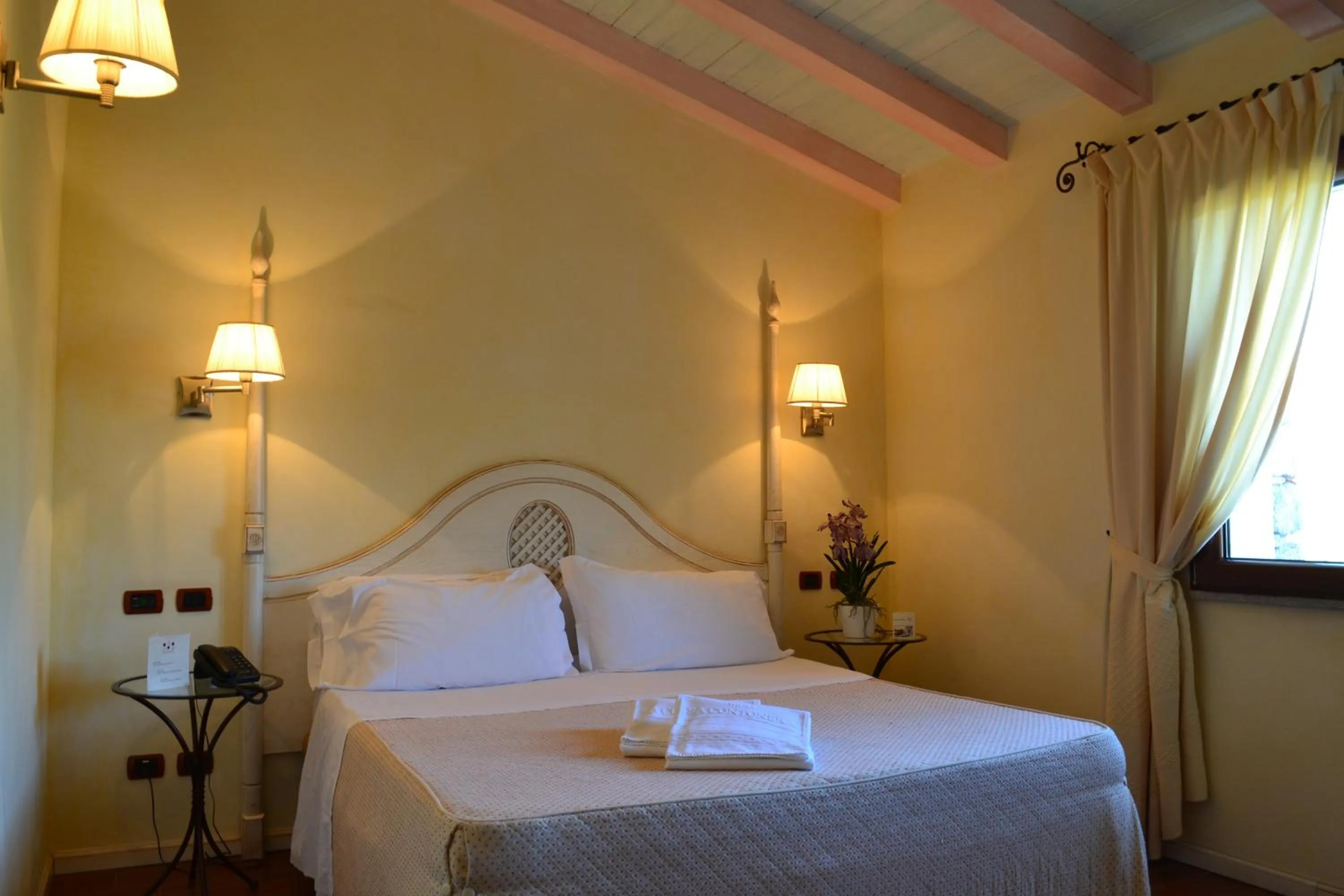 Bed in Hotel Sa Contonera