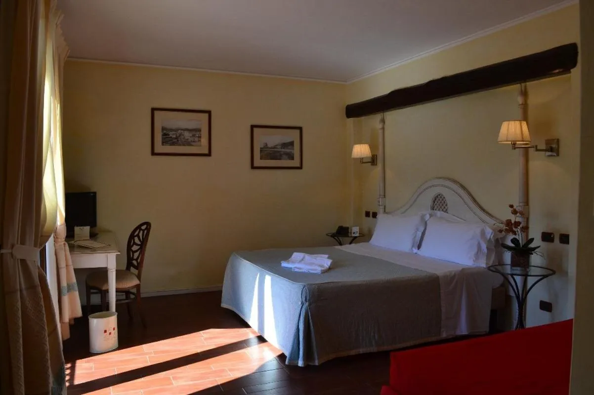 Photo of the whole room, Bed in Hotel Sa Contonera