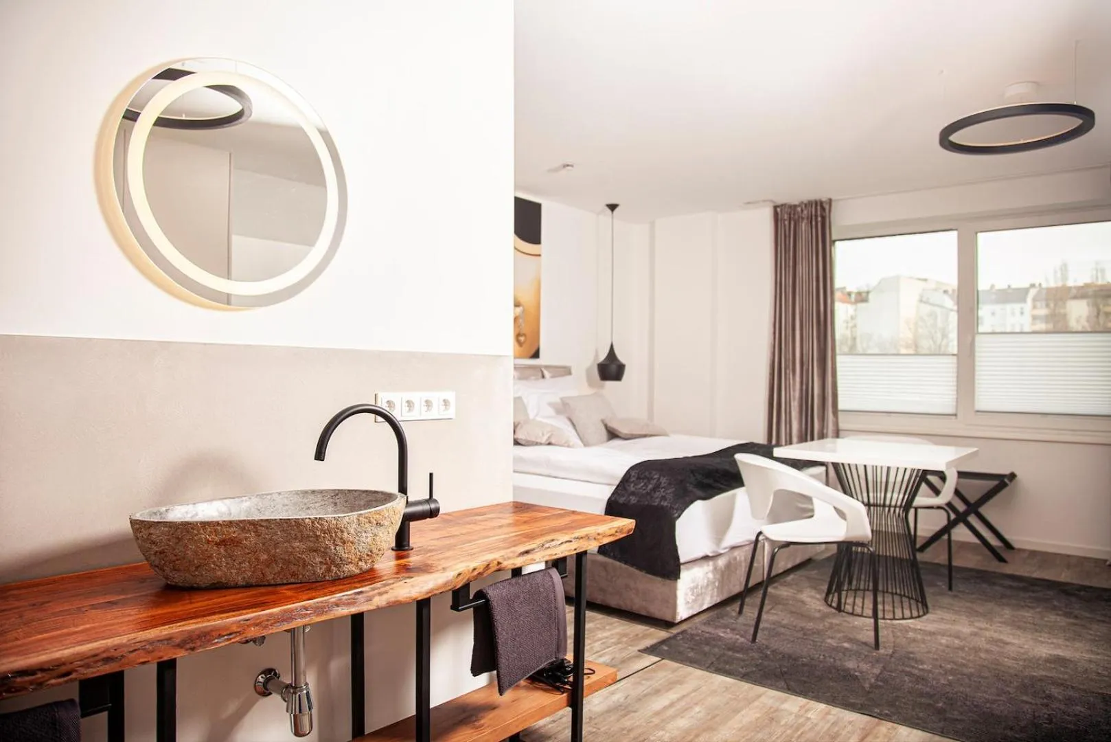 Photo of the whole room in The Faces Berlin Apartments