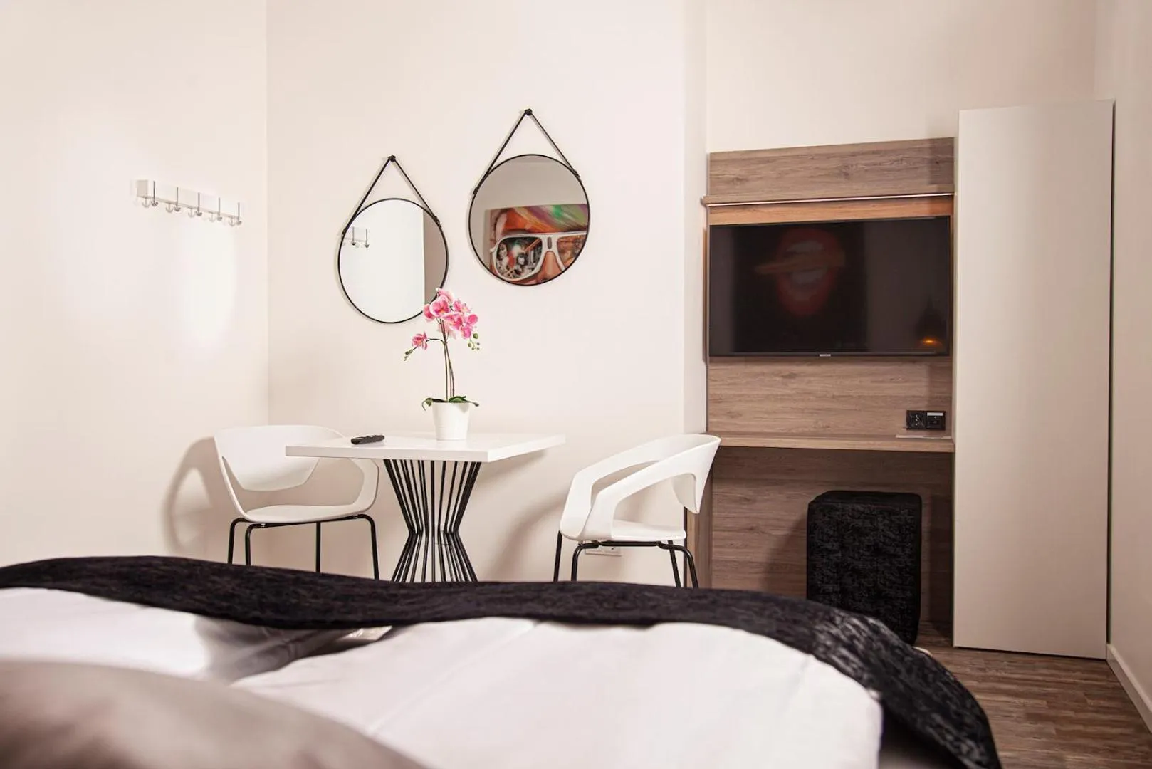 Photo of the whole room, Bed in The Faces Berlin Apartments