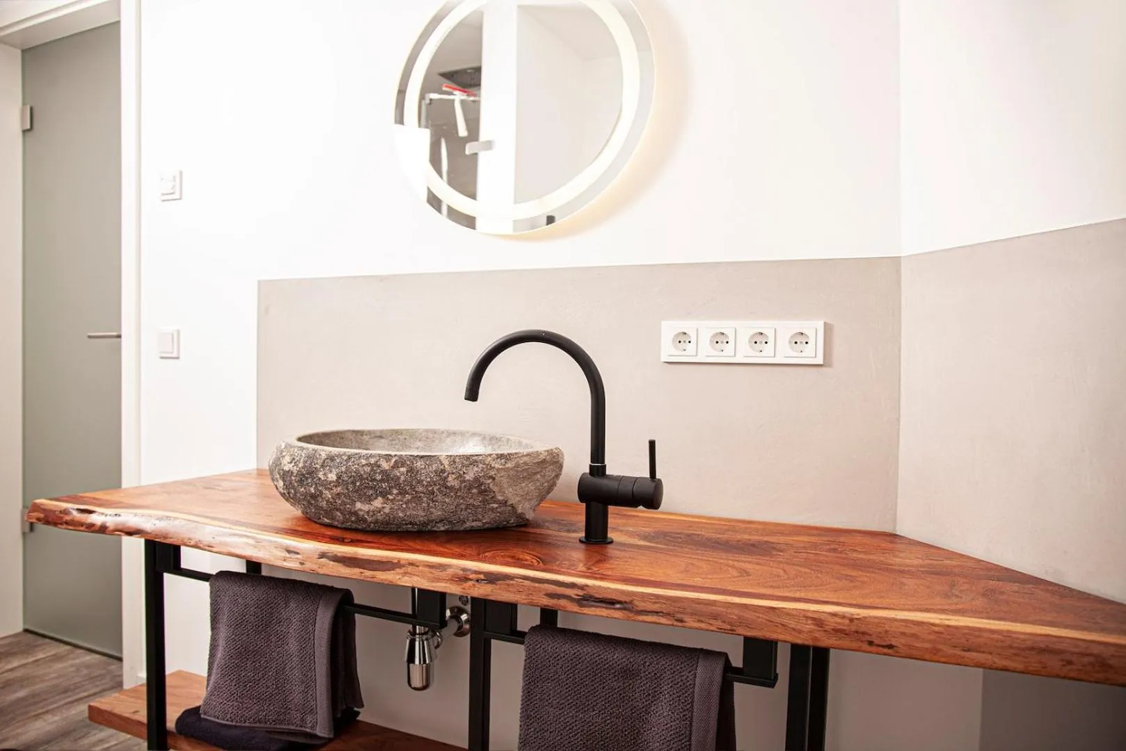 Bathroom in The Faces Berlin Apartments