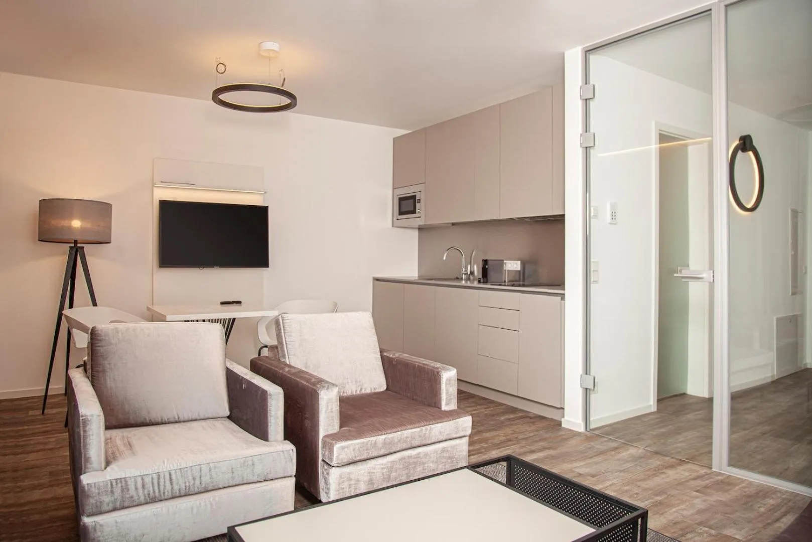 Kitchen or kitchenette in The Faces Berlin Apartments