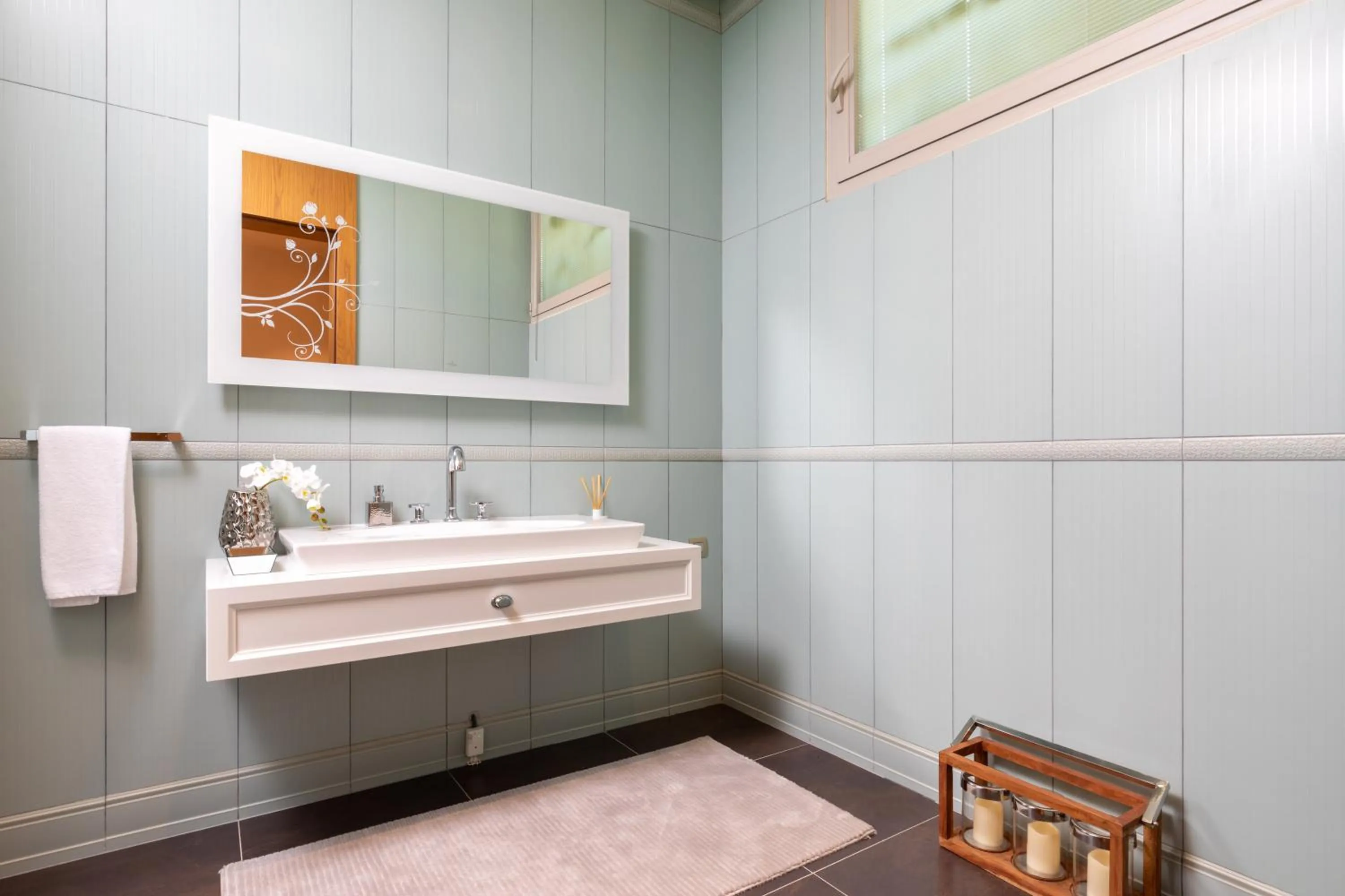 Bathroom in Hiddenbay Teos Hotel