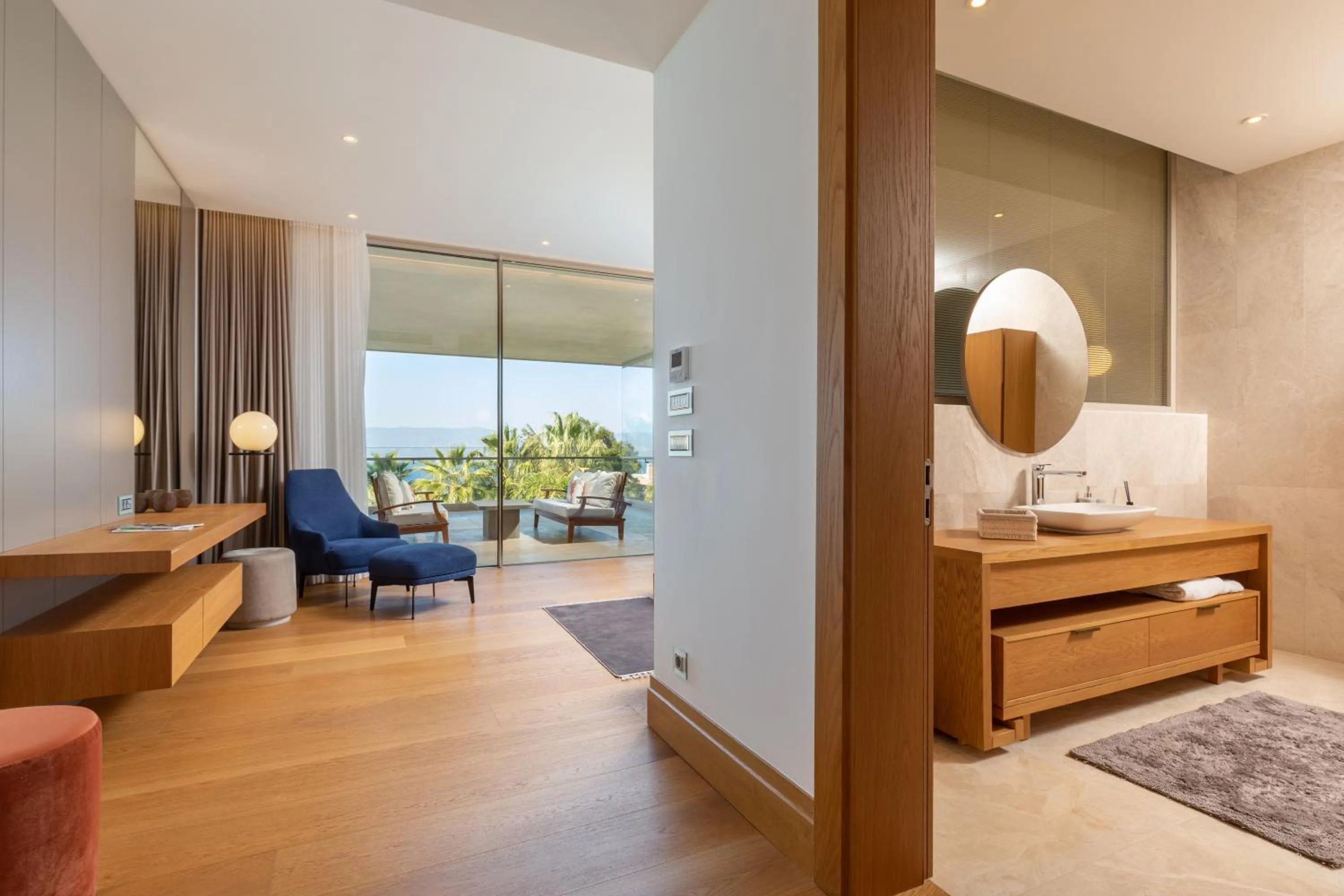 Living room, Bed in Hiddenbay Teos Hotel