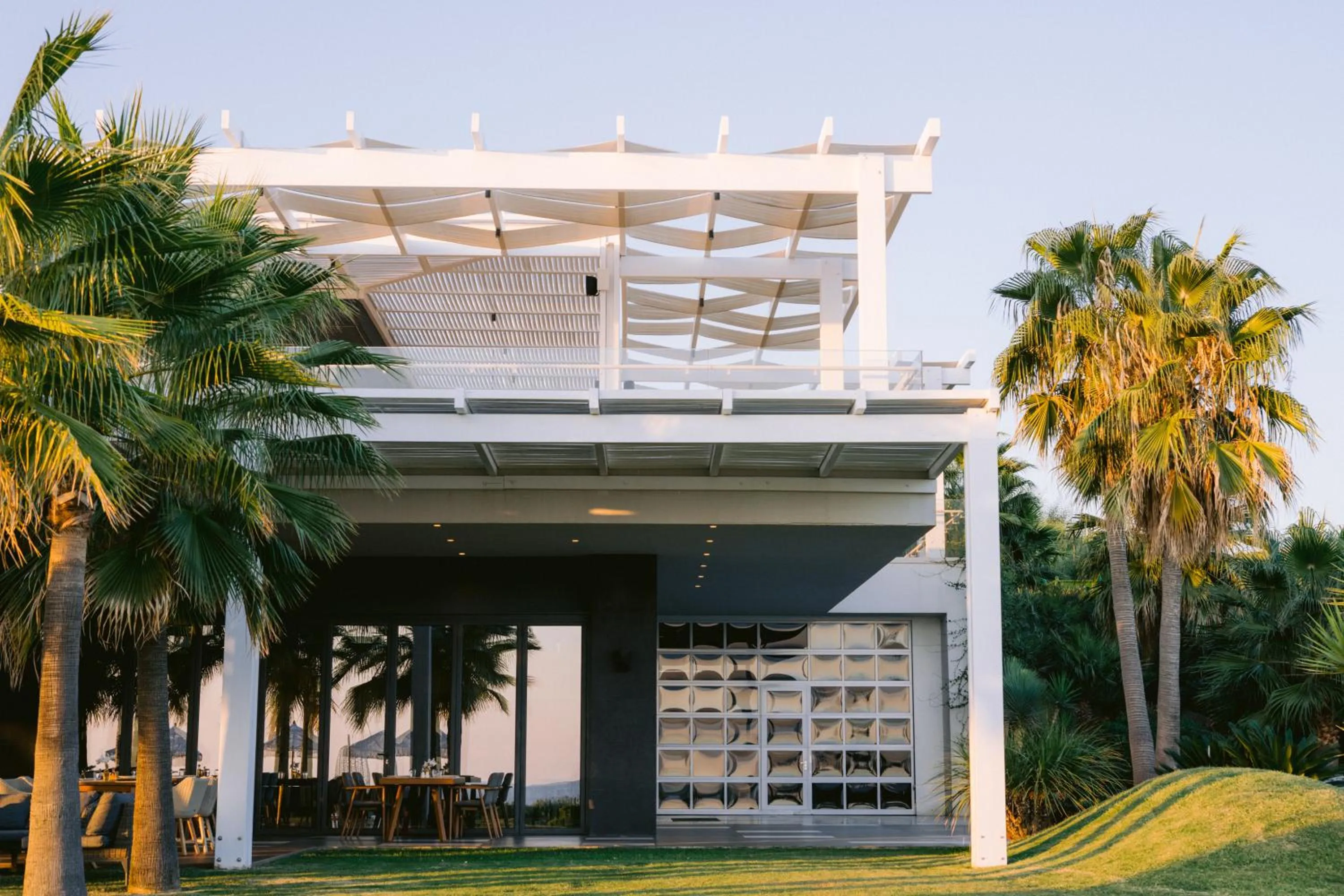 Restaurant/places to eat in Hiddenbay Teos Hotel