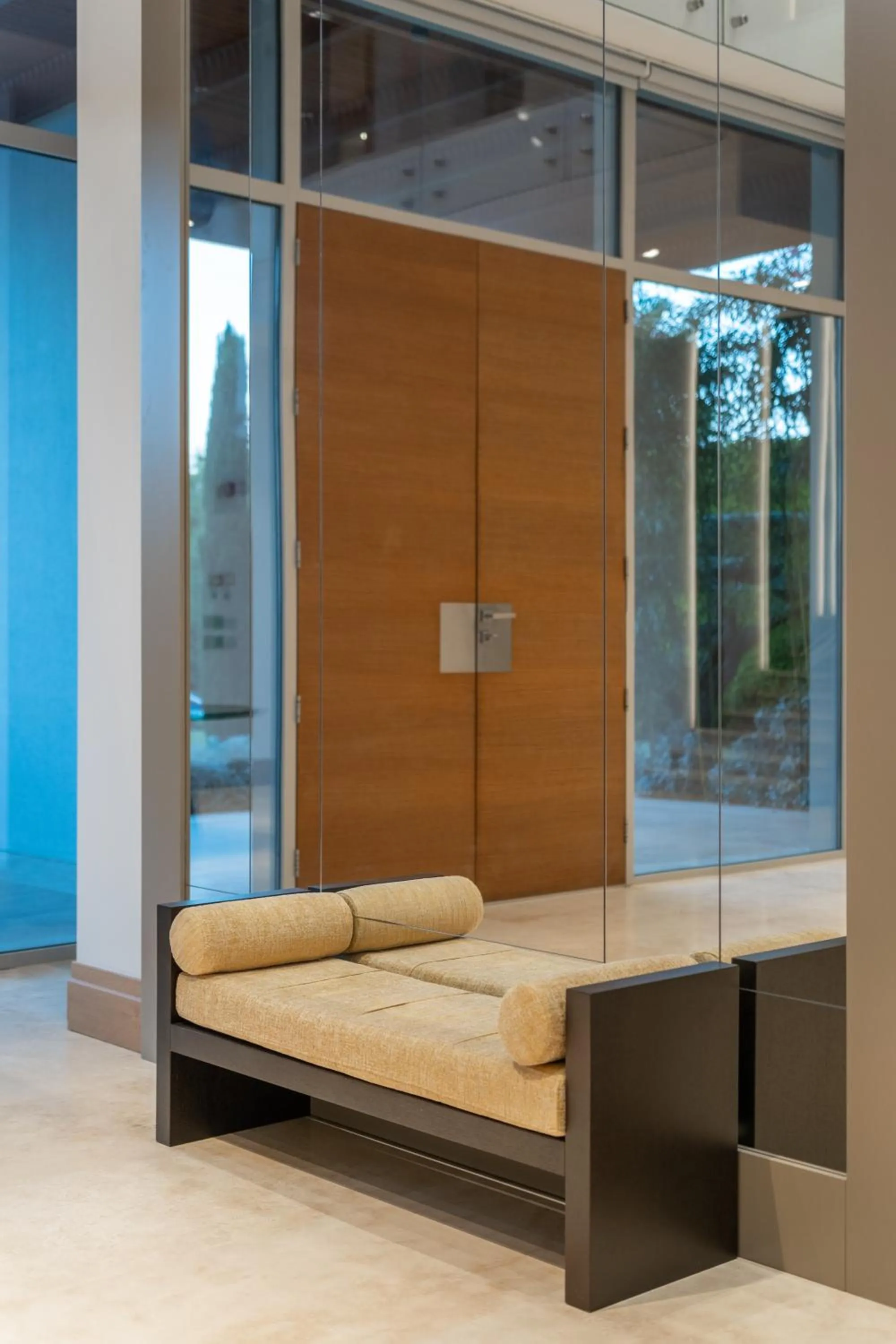 Seating area in Hiddenbay Teos Hotel