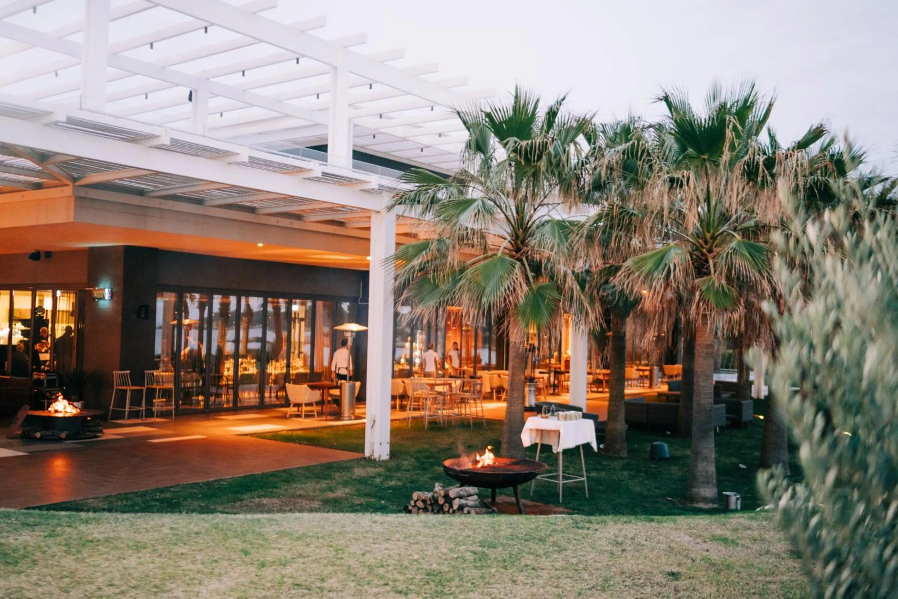 Restaurant/places to eat in Hiddenbay Teos Hotel