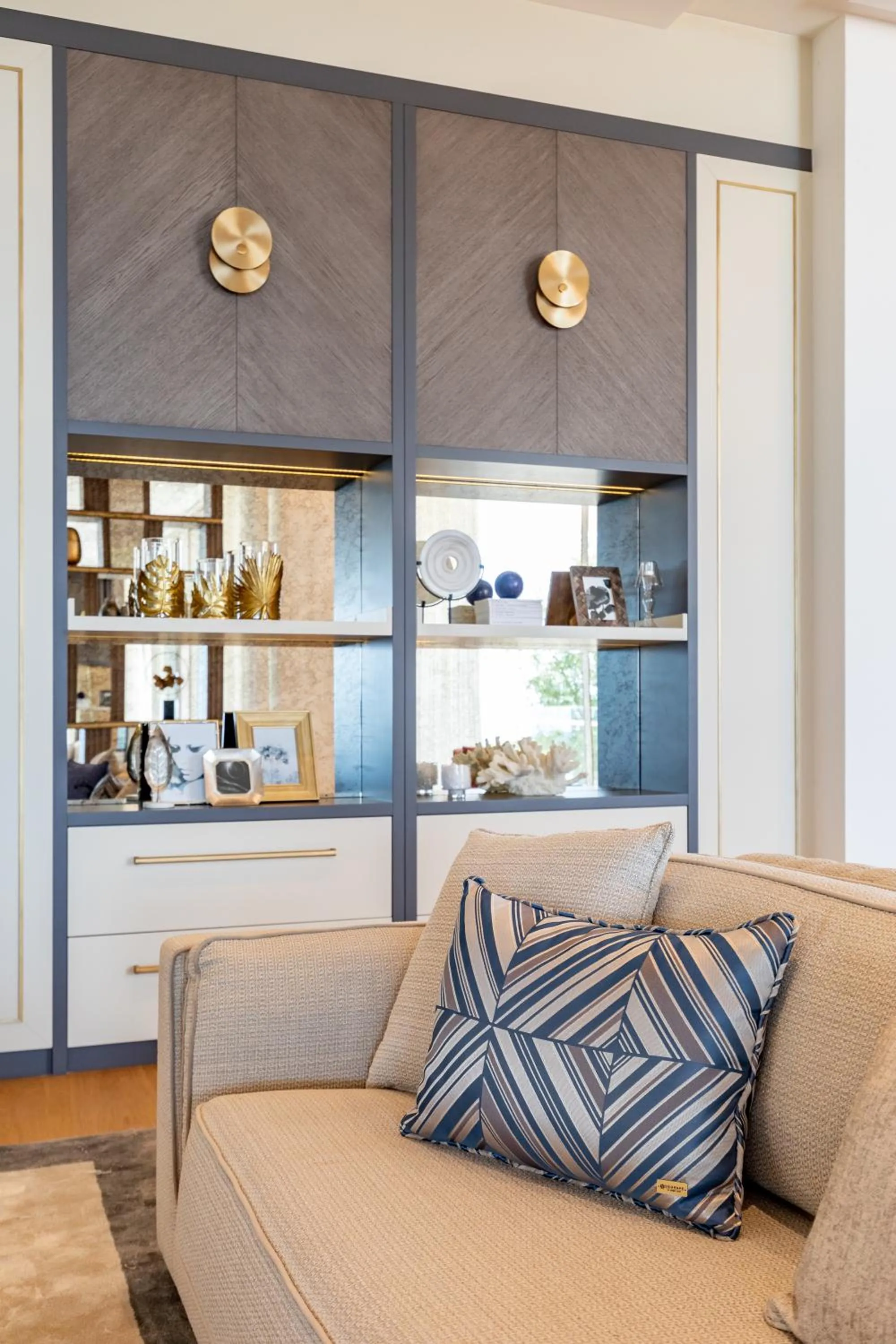 Seating area in Hiddenbay Teos Hotel