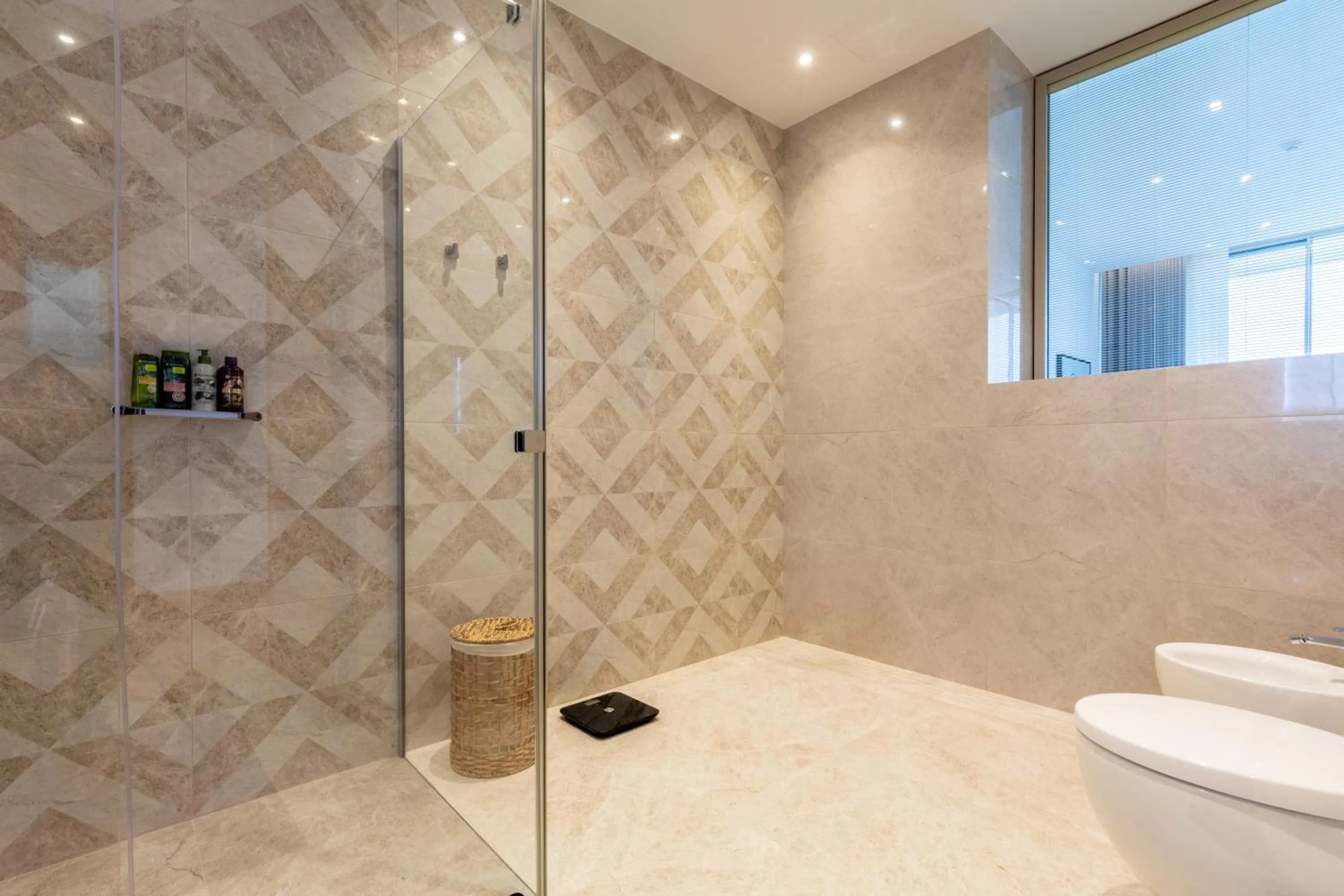 Shower in Hiddenbay Teos Hotel