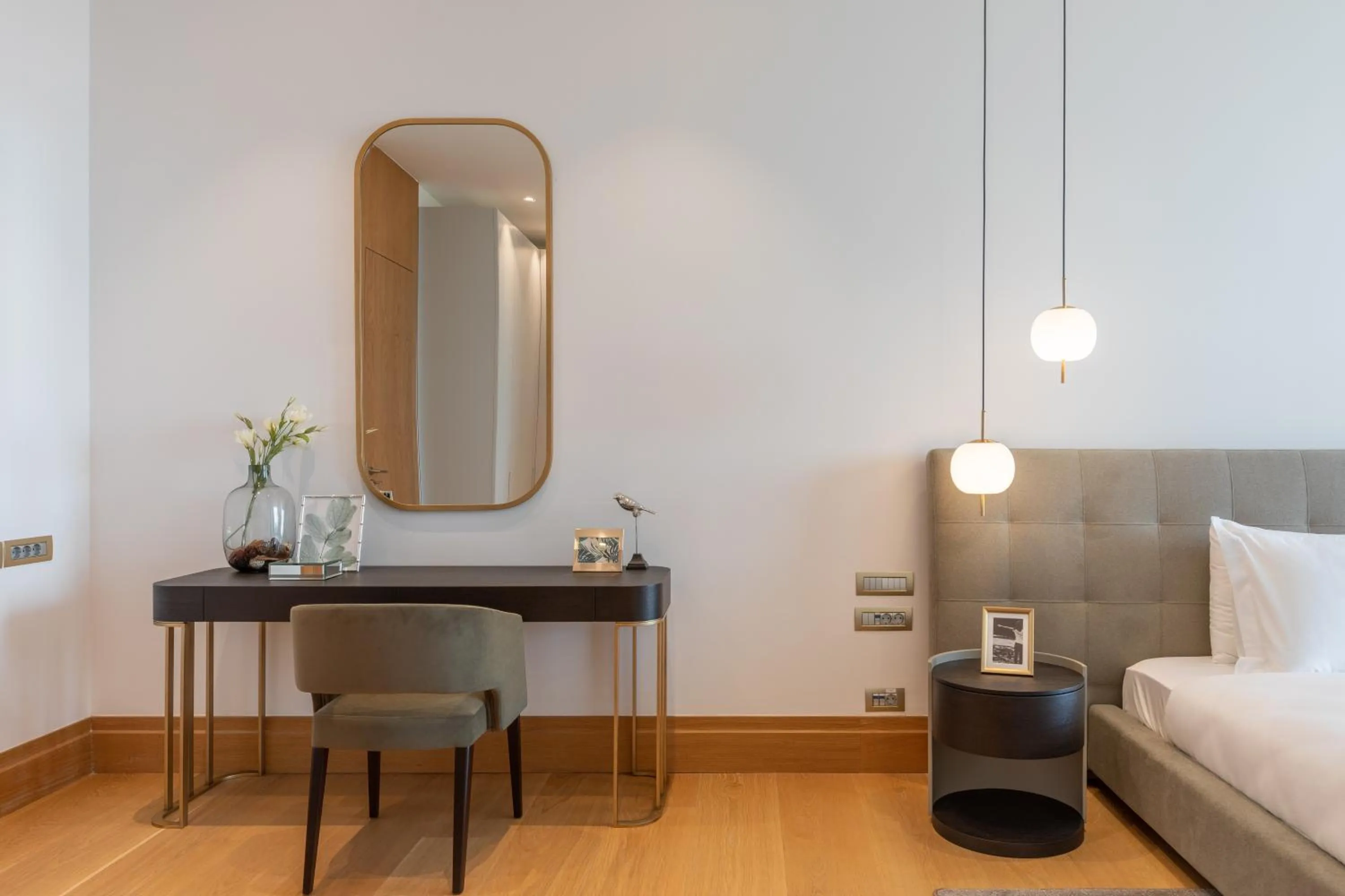 Bed in Hiddenbay Teos Hotel