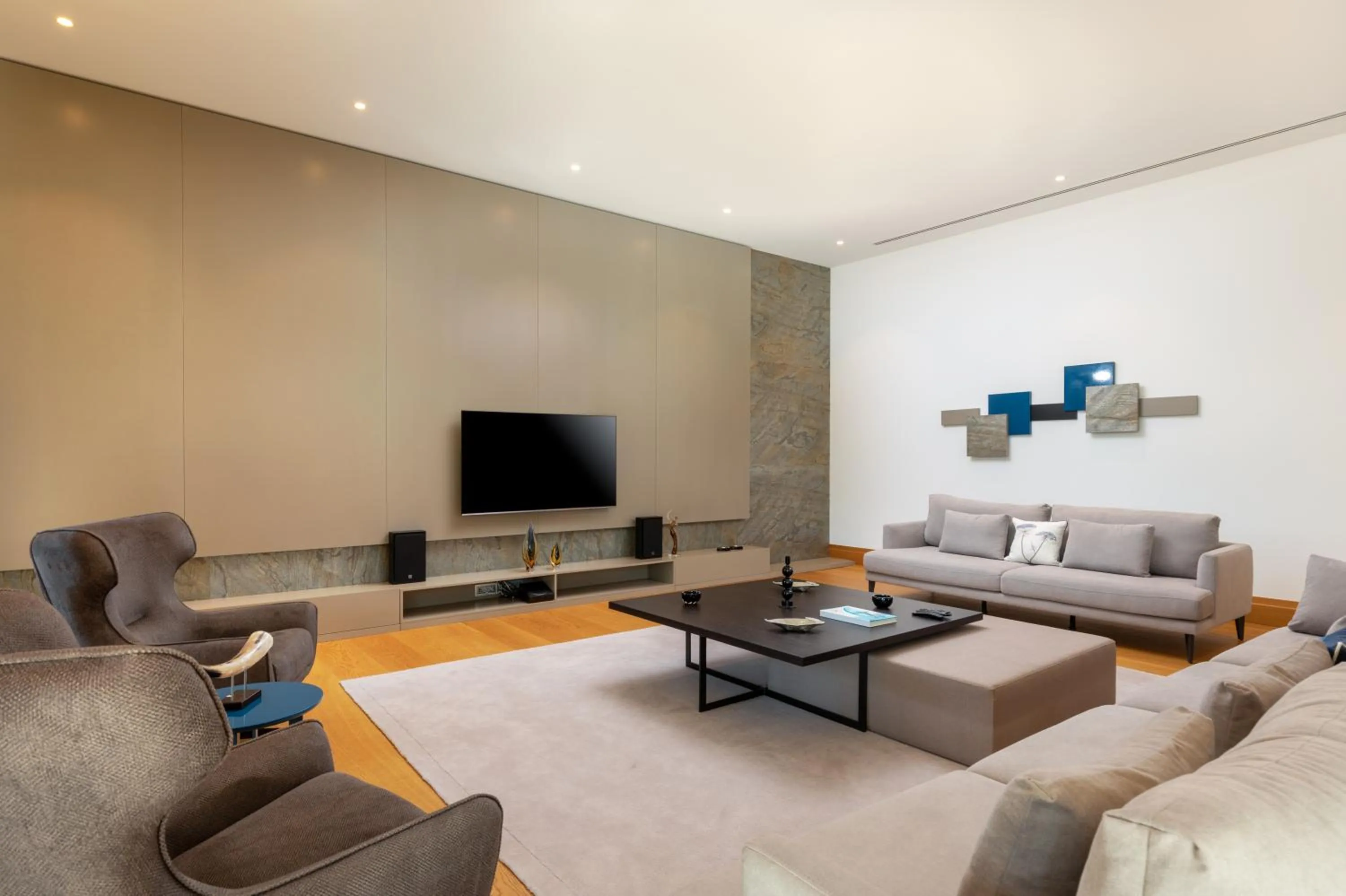 Living room in Hiddenbay Teos Hotel