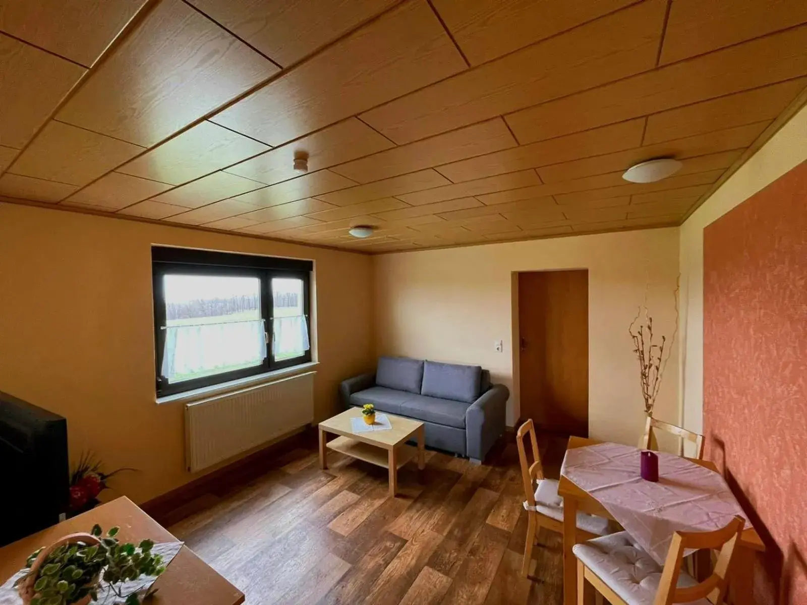 Family Room with Garden View in Pension Riegler Family Room with Garden View in Pension Riegler