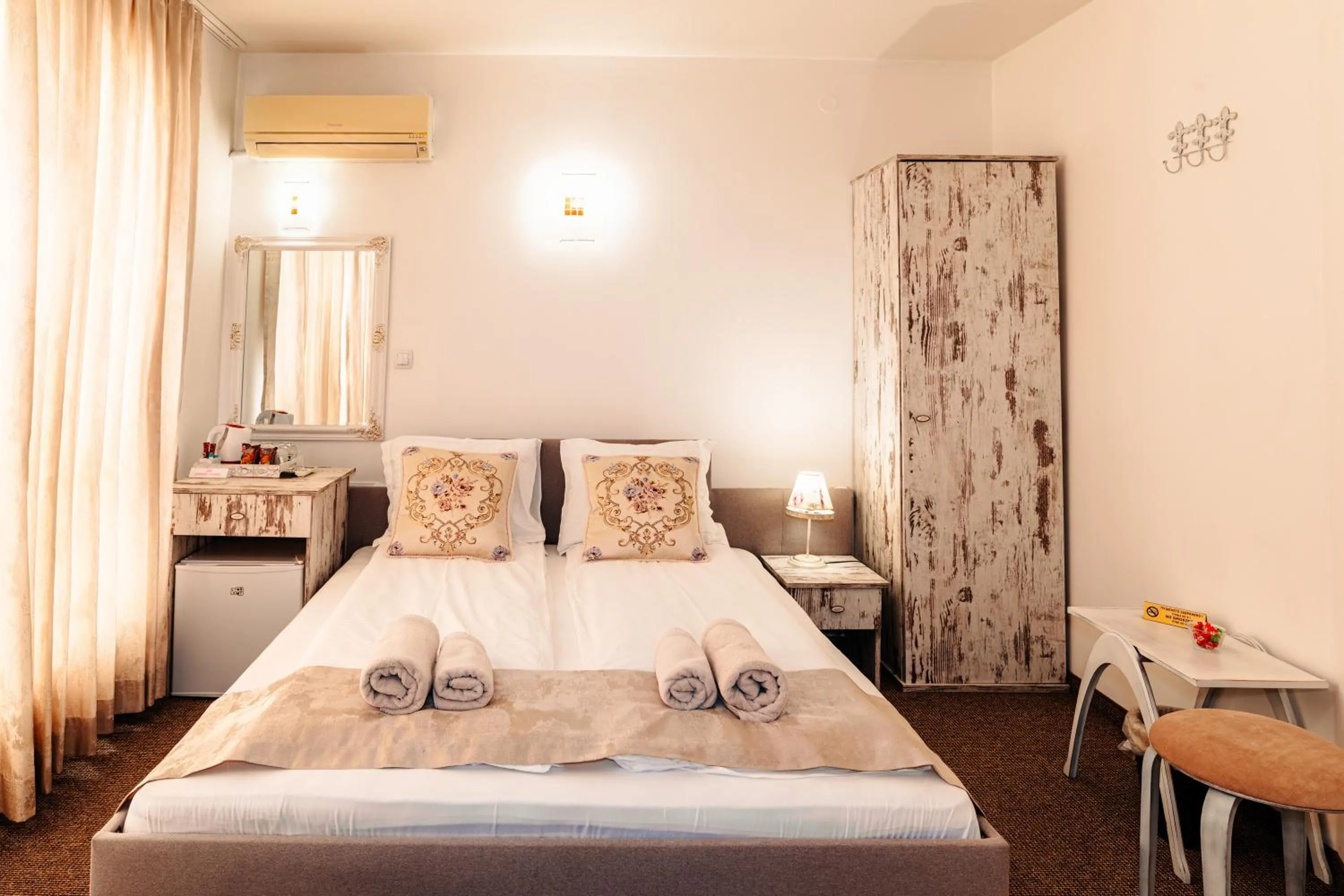 Hotel Kiev-FREE PARKING