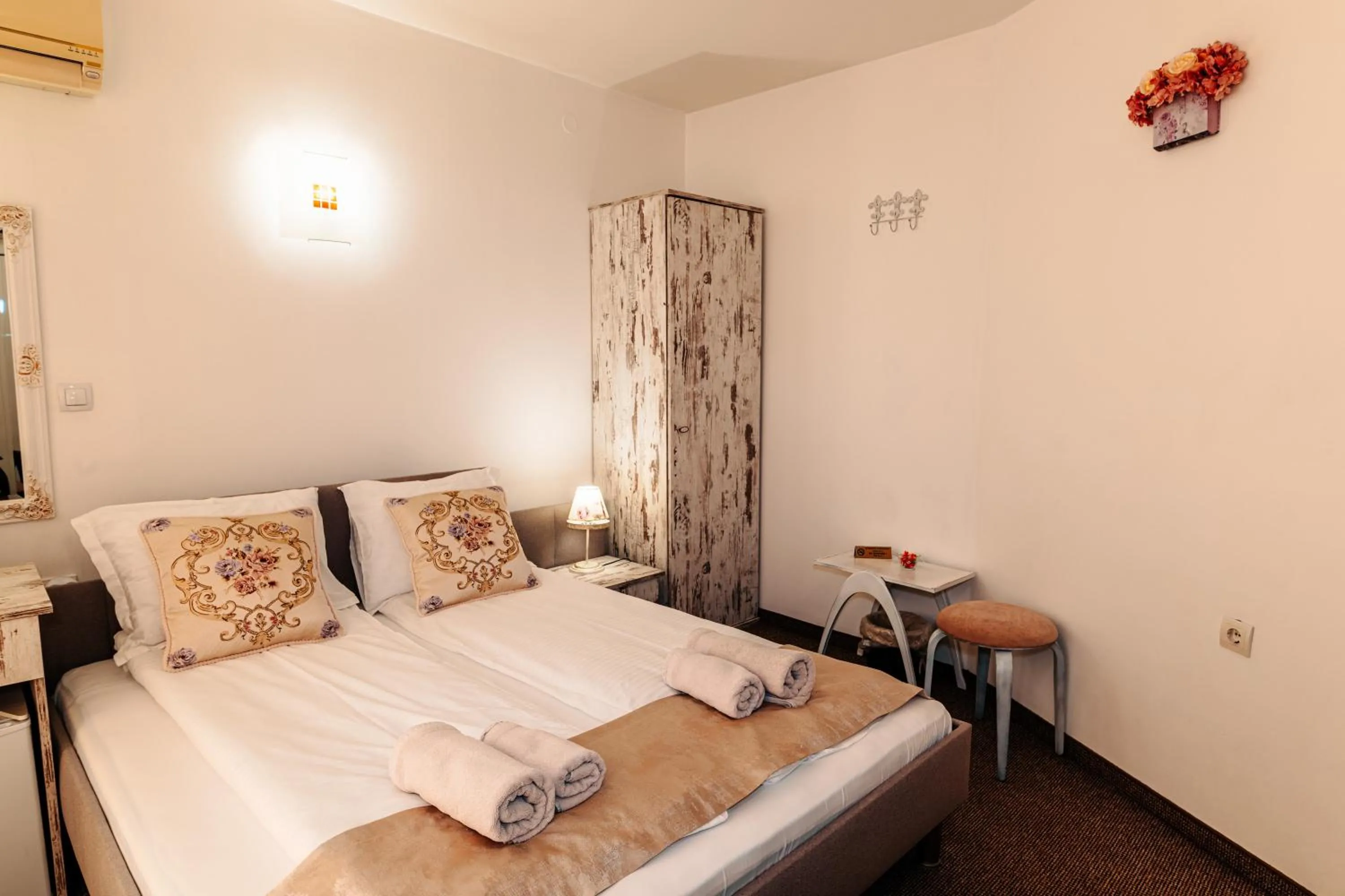 Hotel Kiev-FREE PARKING