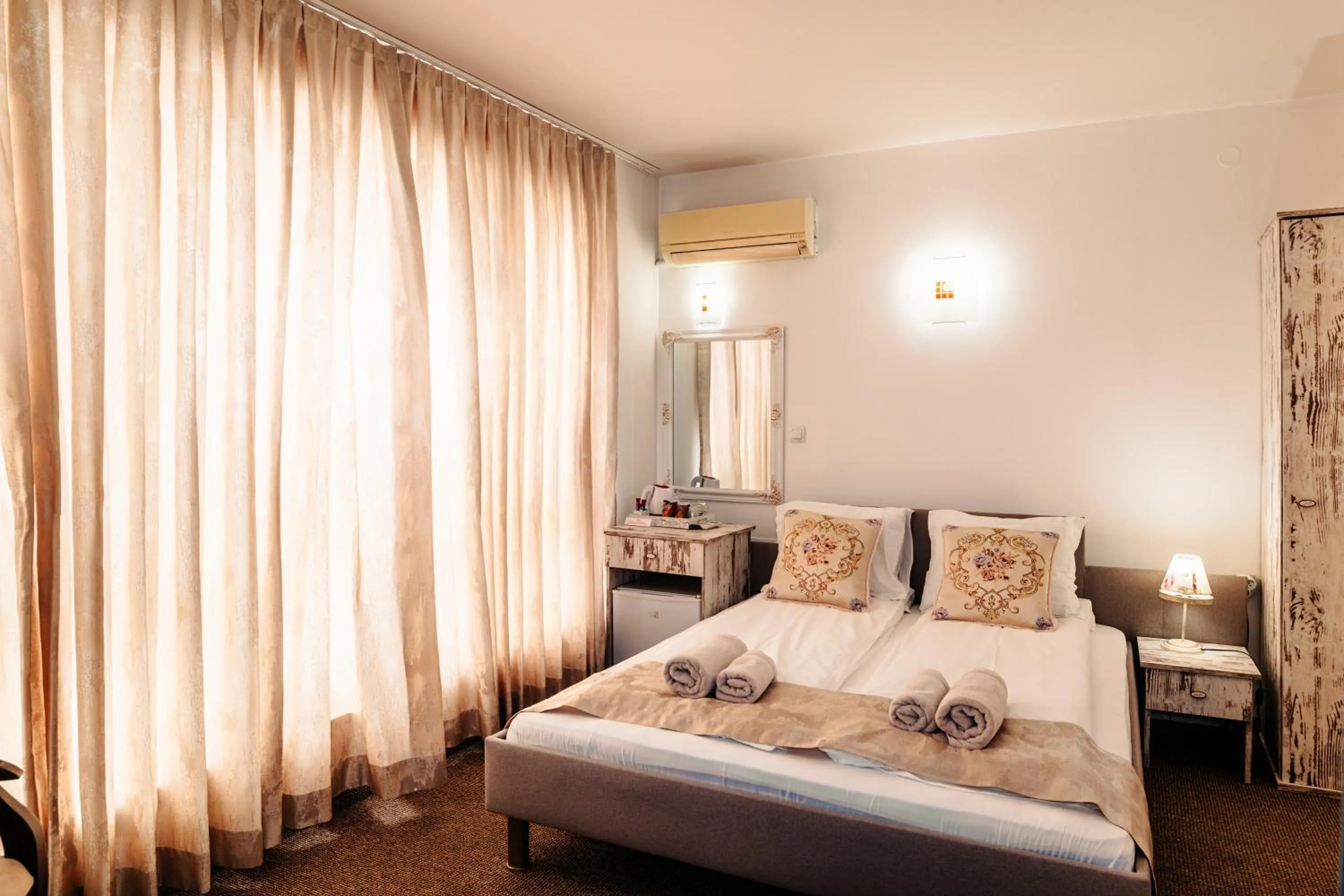 Hotel Kiev-FREE PARKING