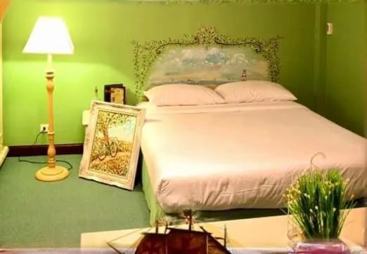 Bed in The Colored House Jomtien