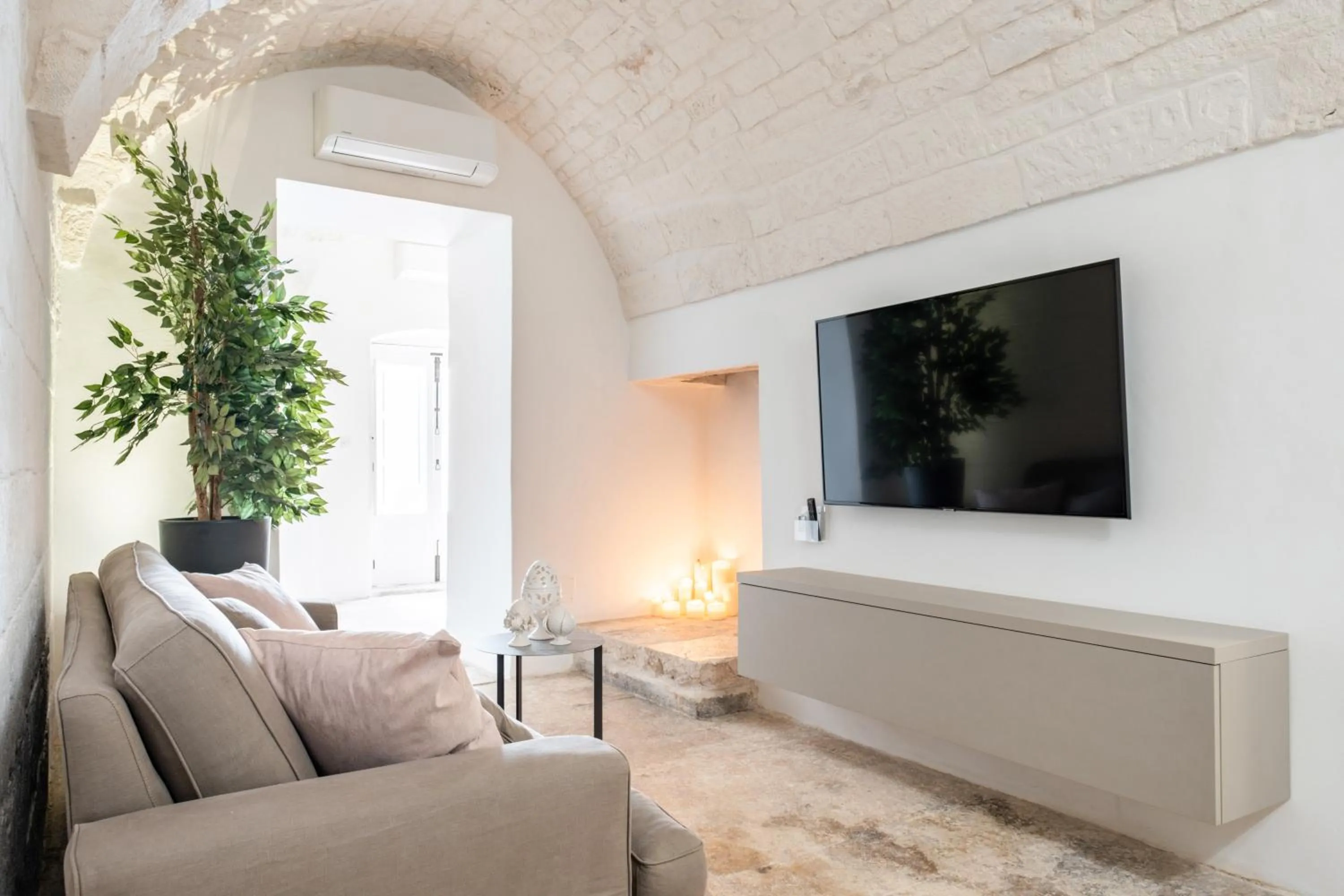 GuestHost - Palazzo Rapanà - Luxury Apt with hydromassage pool