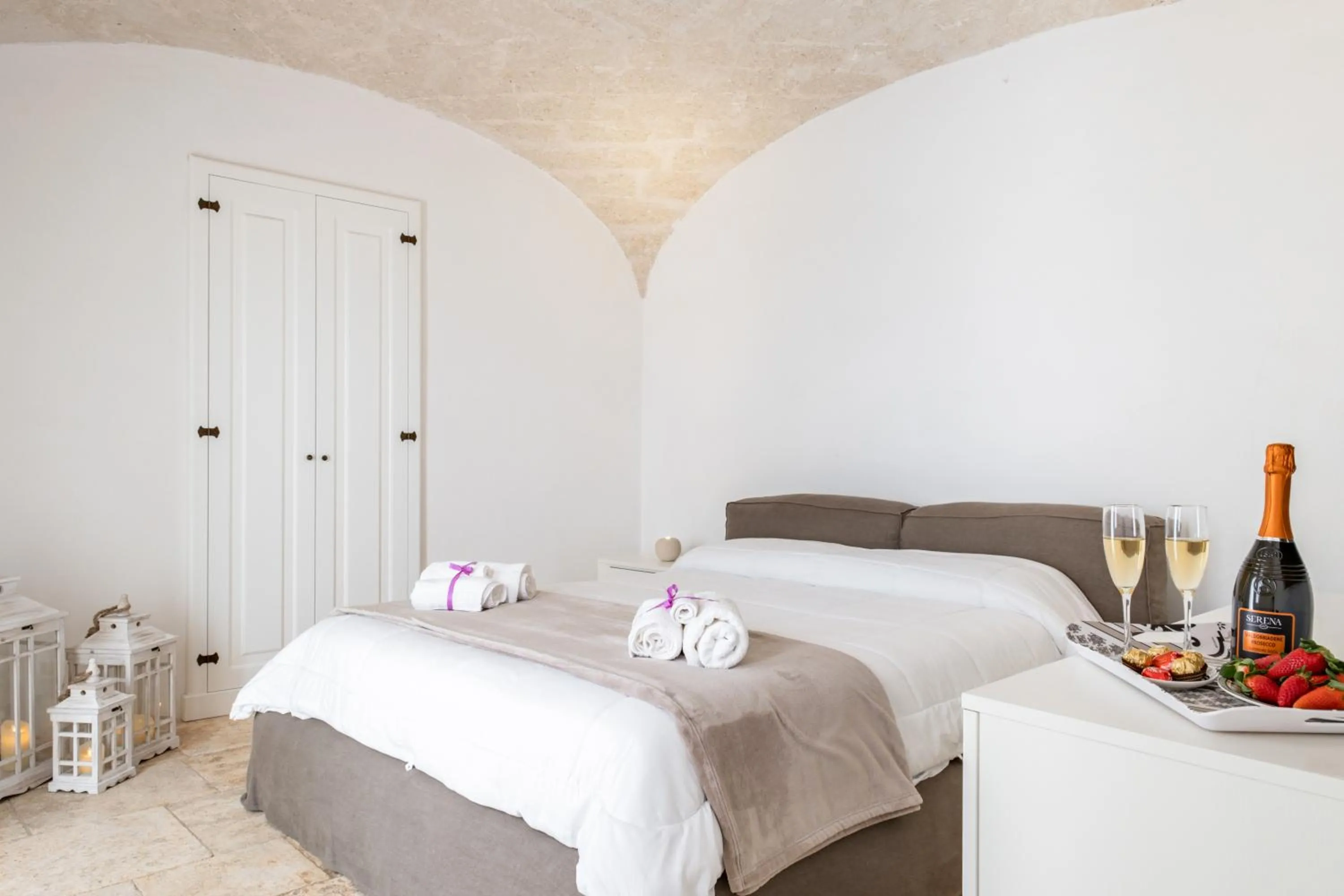 GuestHost - Palazzo Rapanà - Luxury Apt with hydromassage pool