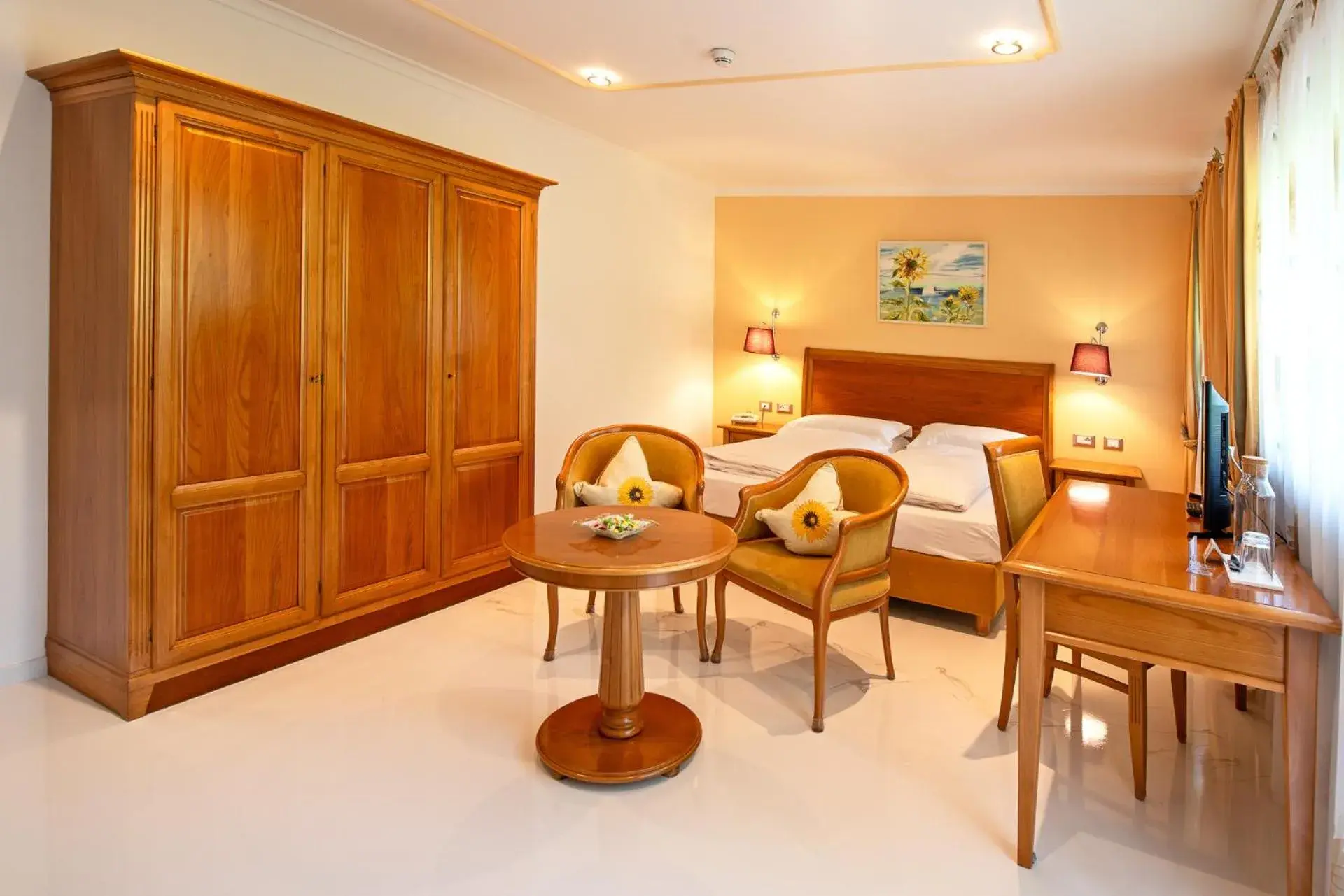 Superior Double Room with Street View in Hotel Aster Superior Double Room with Street View in Hotel Aster