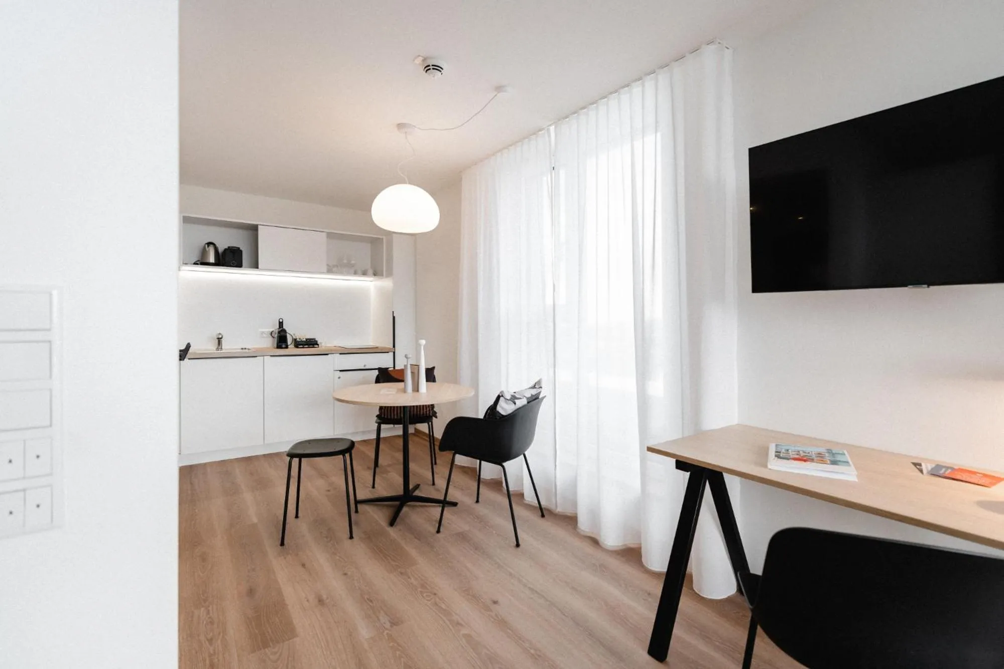 TV and multimedia in the place Herzogenaurach - Serviced Apartments