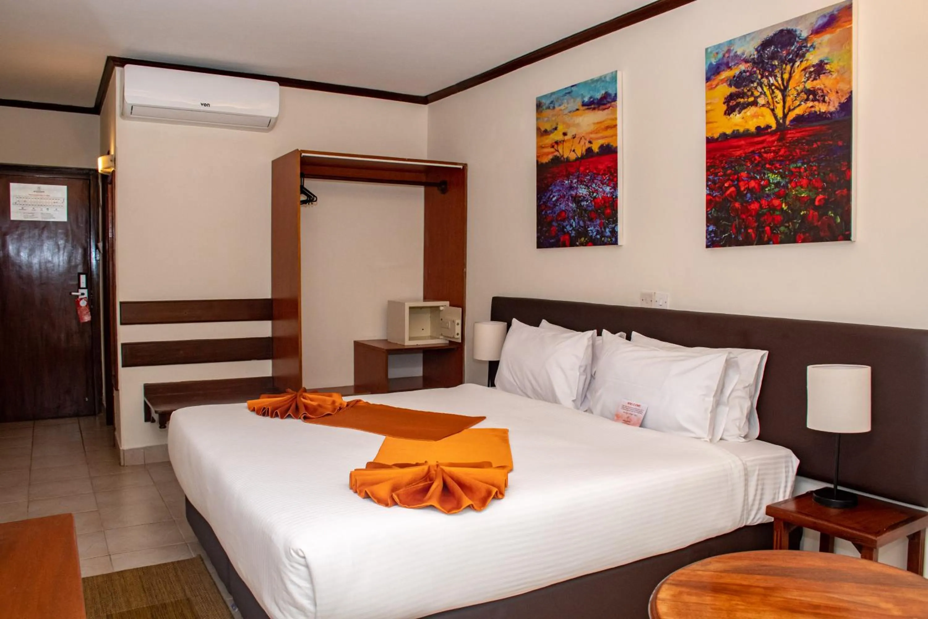 Bed in Hotel Boulevard Nairobi, City Centre CBD