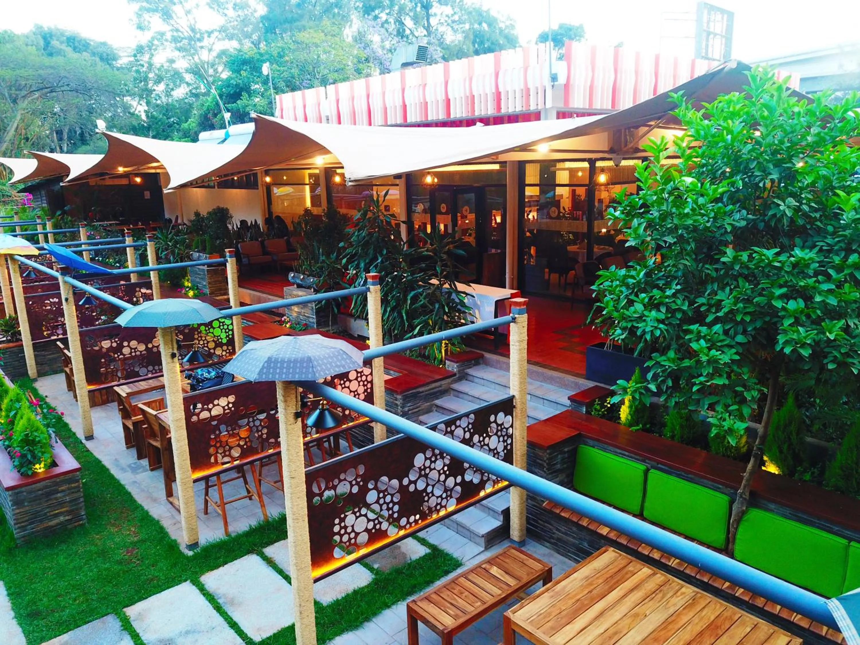 Restaurant/places to eat in Hotel Boulevard Nairobi, City Centre CBD