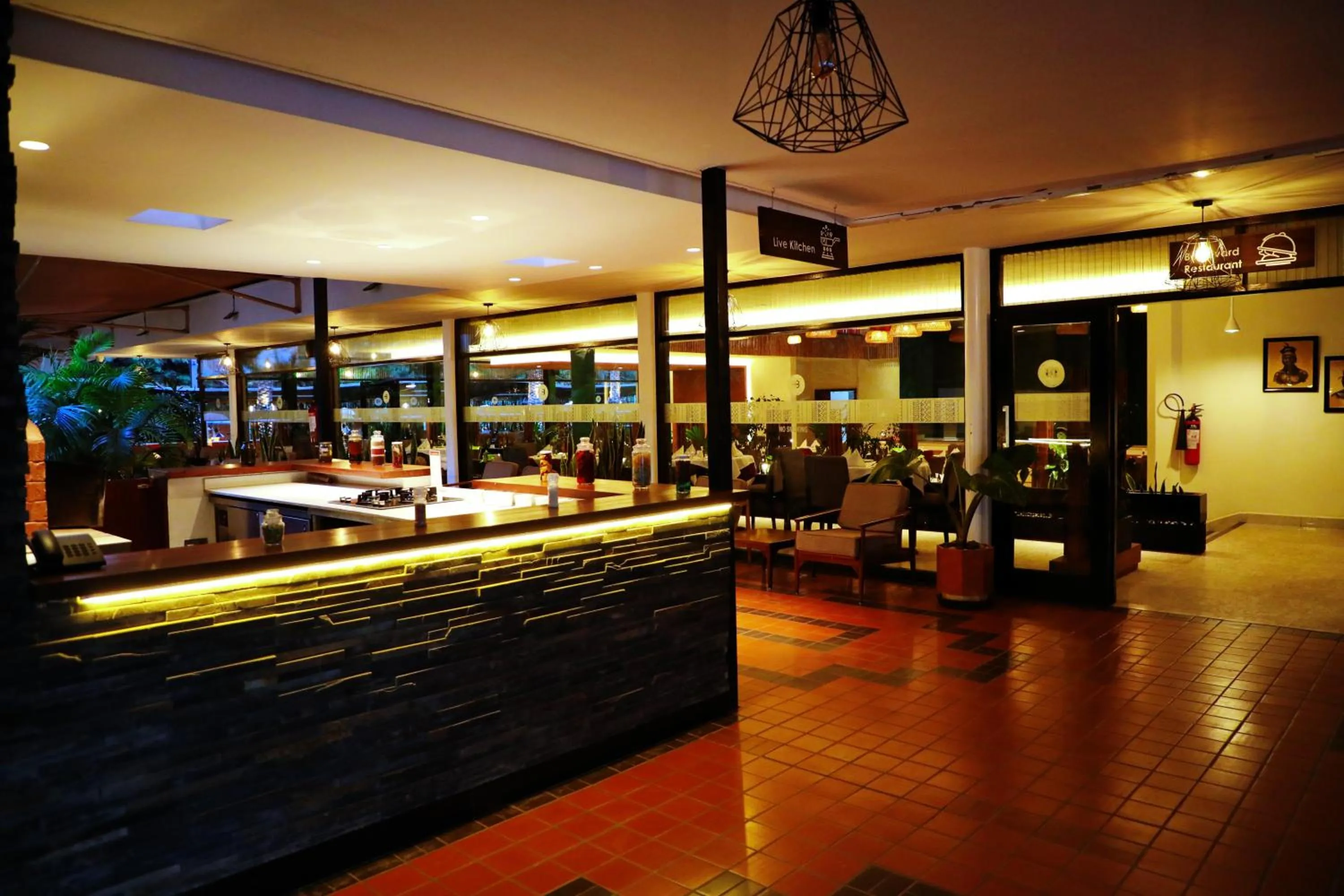 Restaurant/places to eat in Hotel Boulevard Nairobi, City Centre CBD