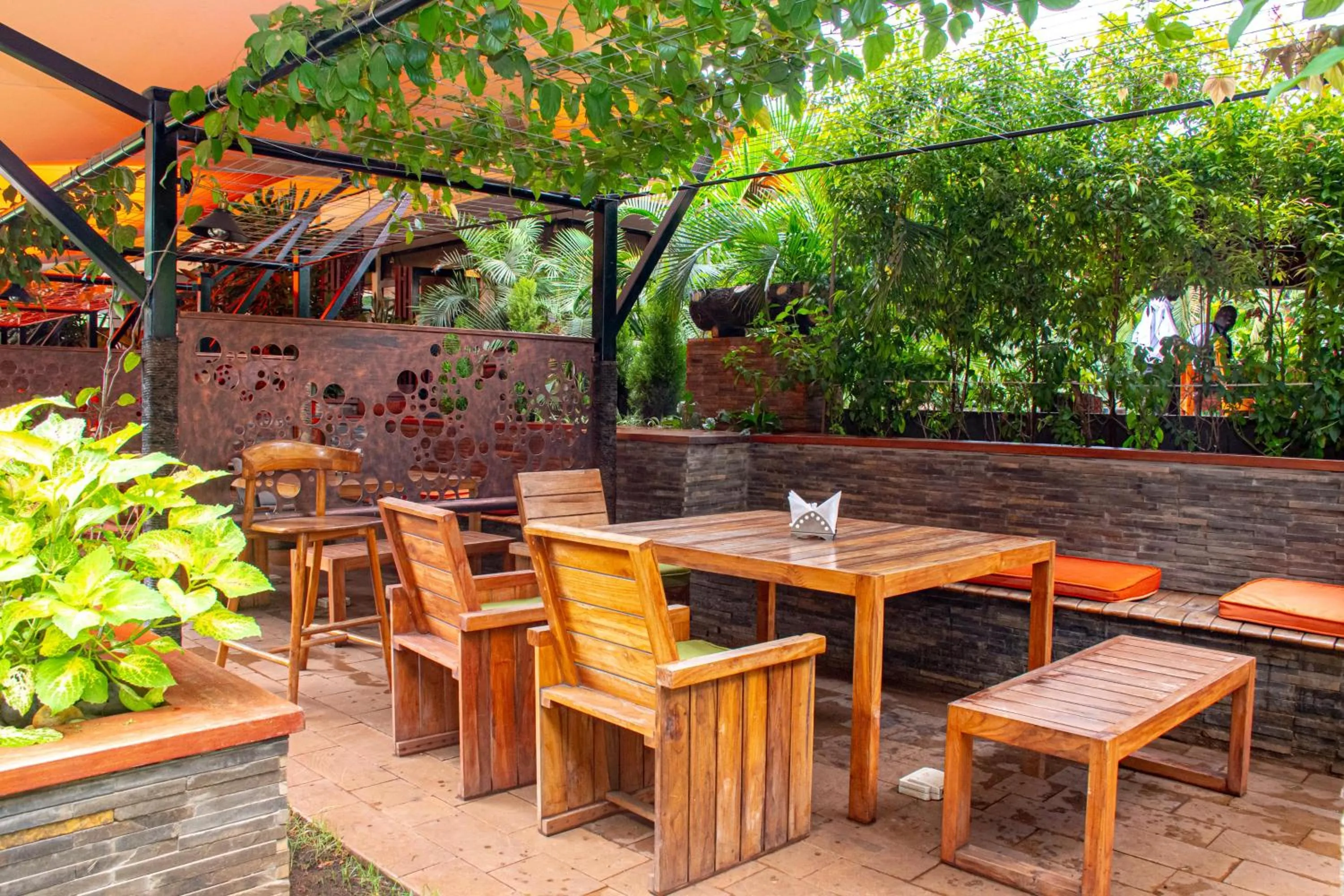 Restaurant/places to eat in Hotel Boulevard Nairobi, City Centre CBD