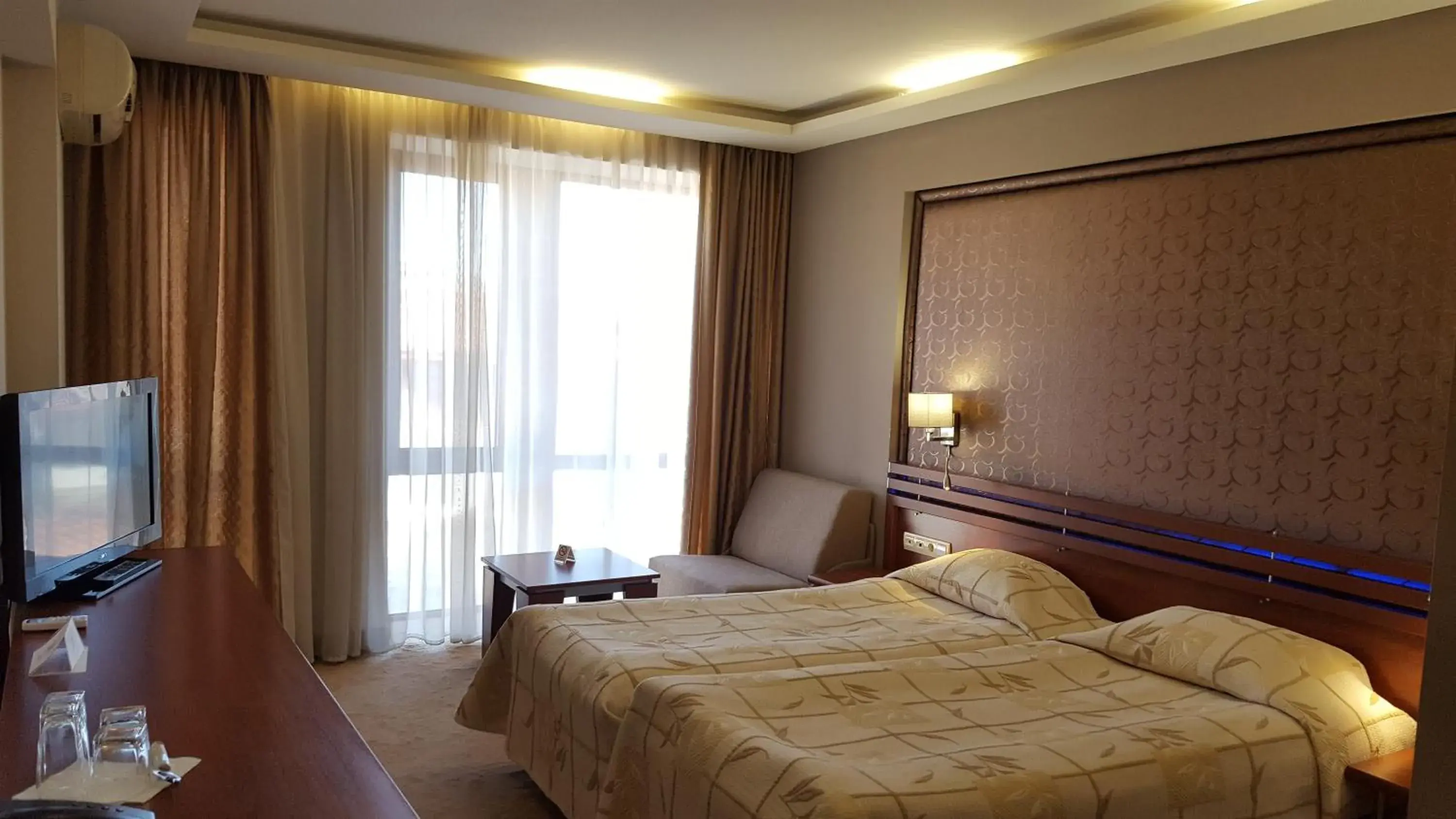 Double or Twin Room - single occupancy in National Palace Wine & Spa Hotel Double or Twin Room - single occupancy in National Palace Wine & Spa Hotel