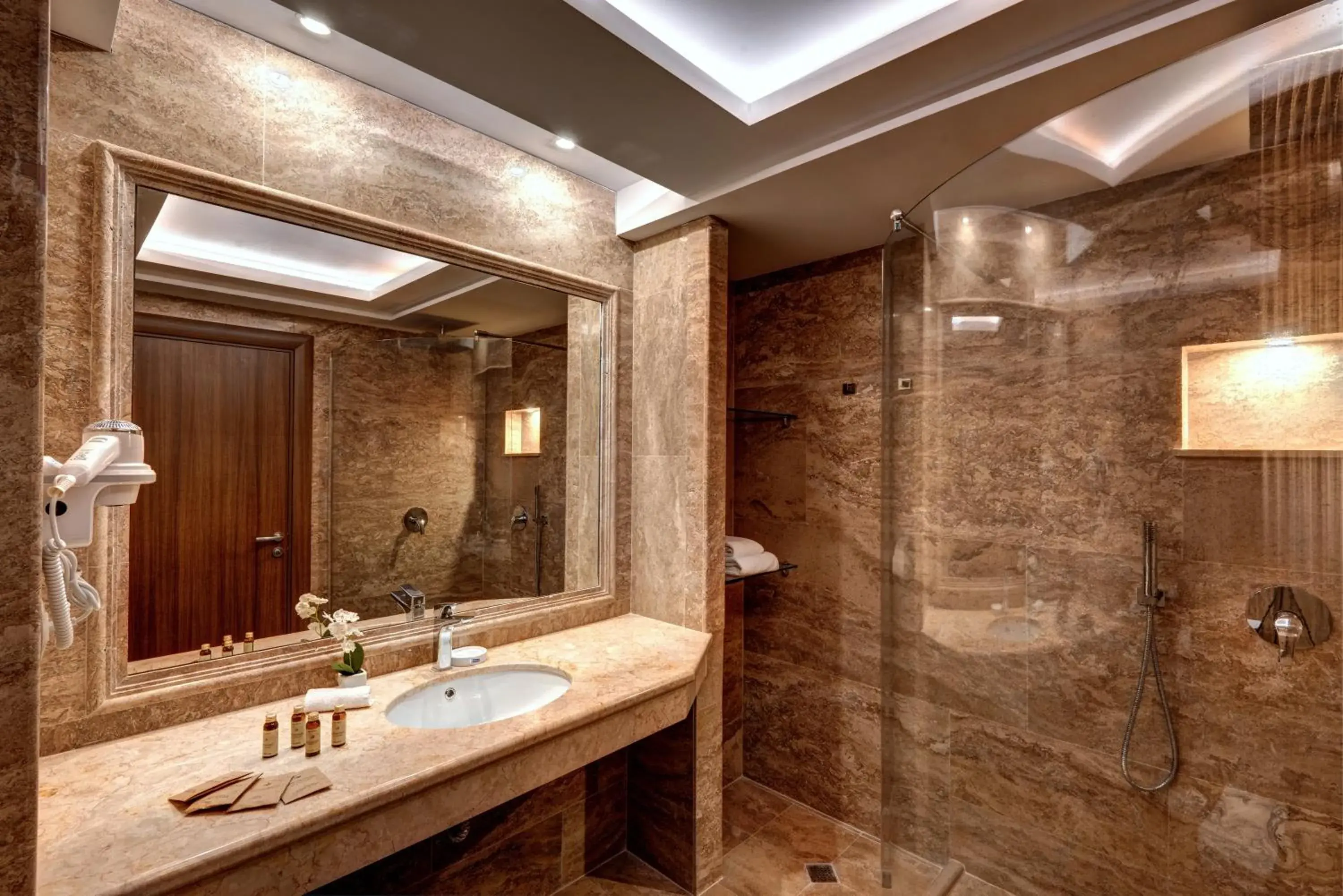 Deluxe Suite with Balcony in National Palace Wine & Spa Hotel Deluxe Suite with Balcony in National Palace Wine & Spa Hotel