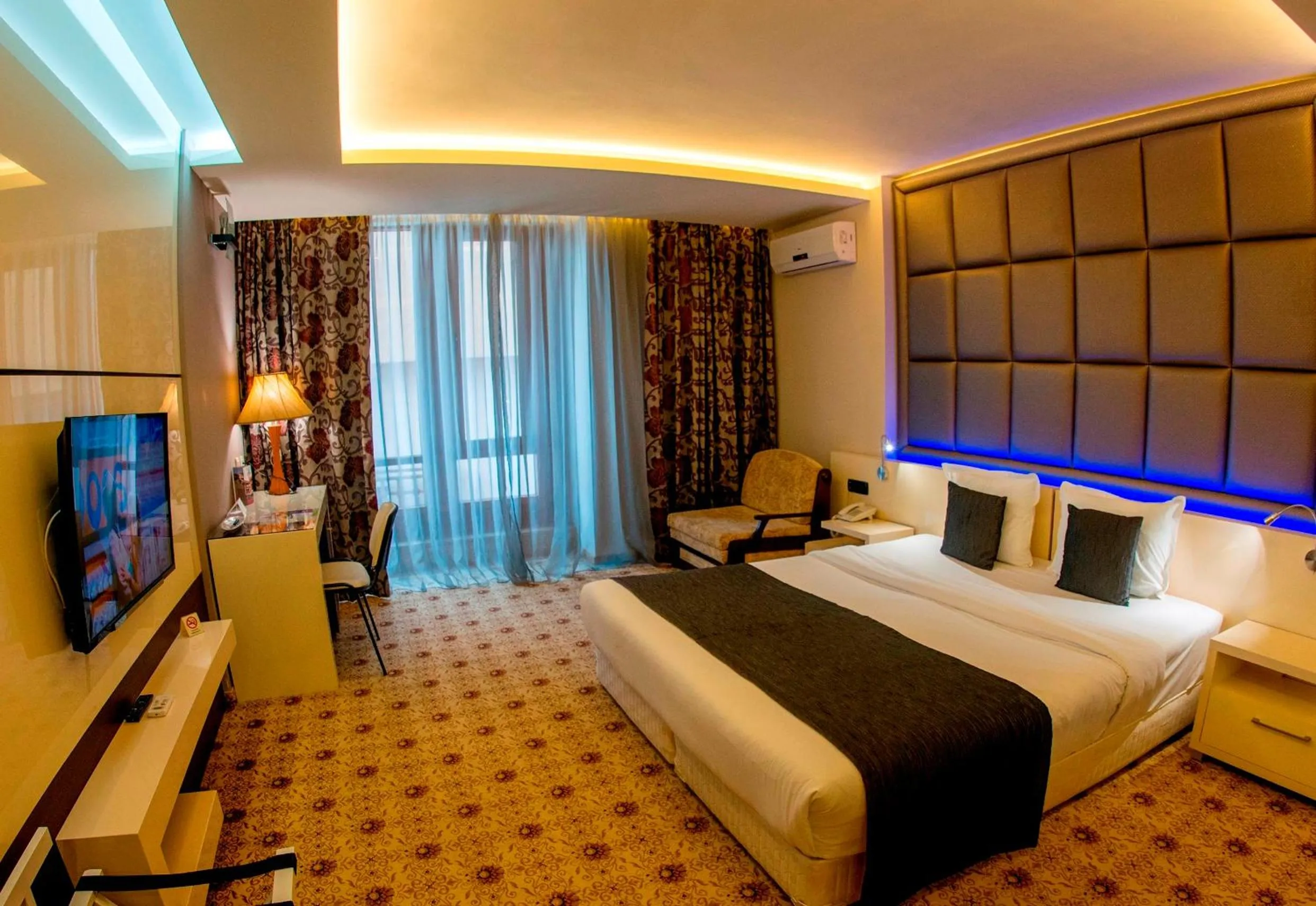 Photo of the whole room, Bed in National Palace Wine & Spa Hotel