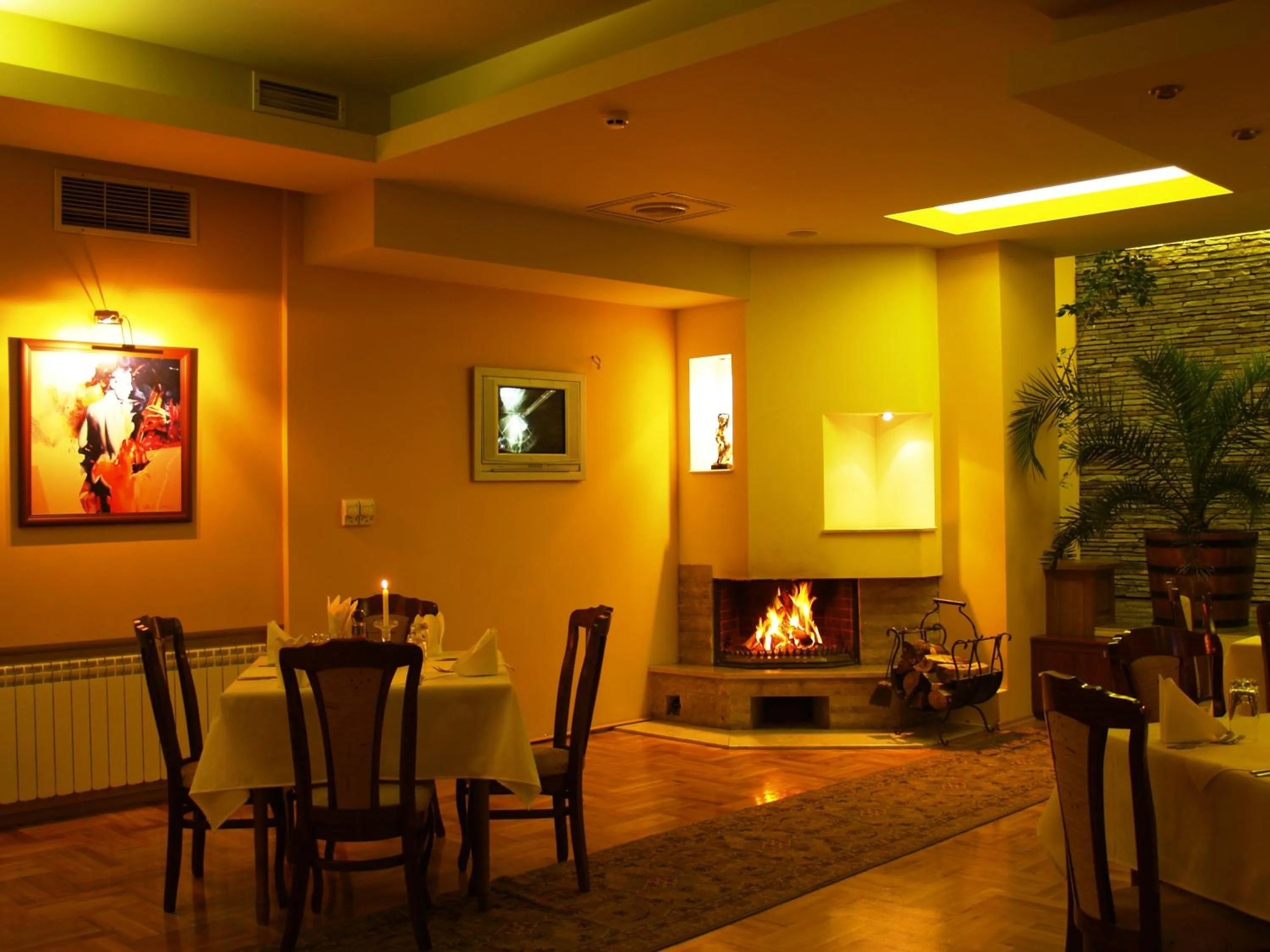 Restaurant/places to eat in National Palace Wine & Spa Hotel