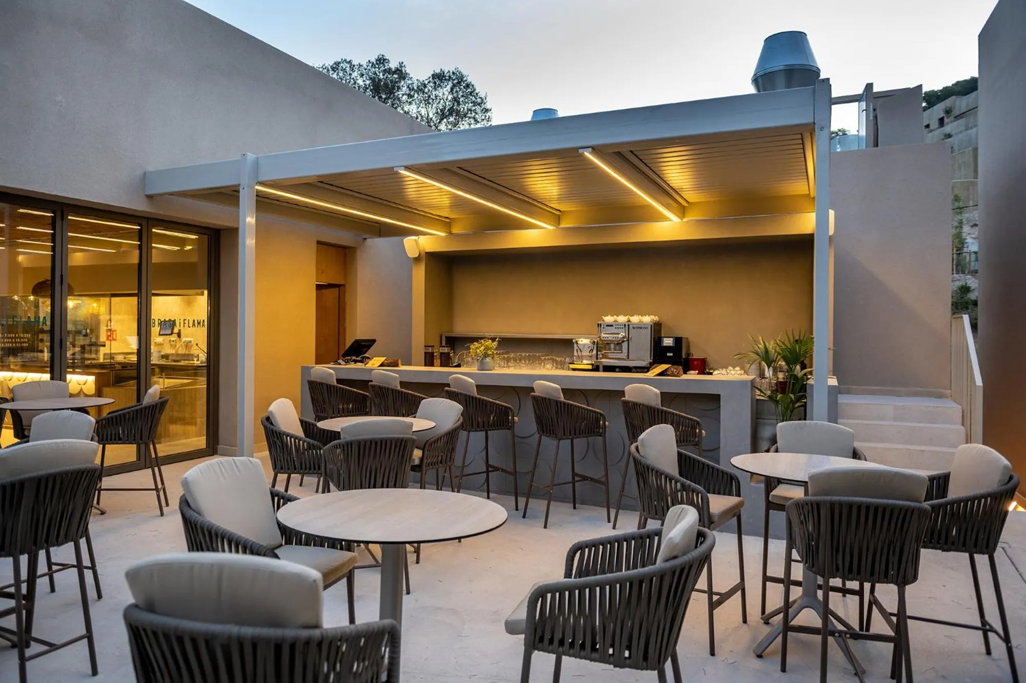 Lounge or bar in Talaia Plaza EcoResort Begur